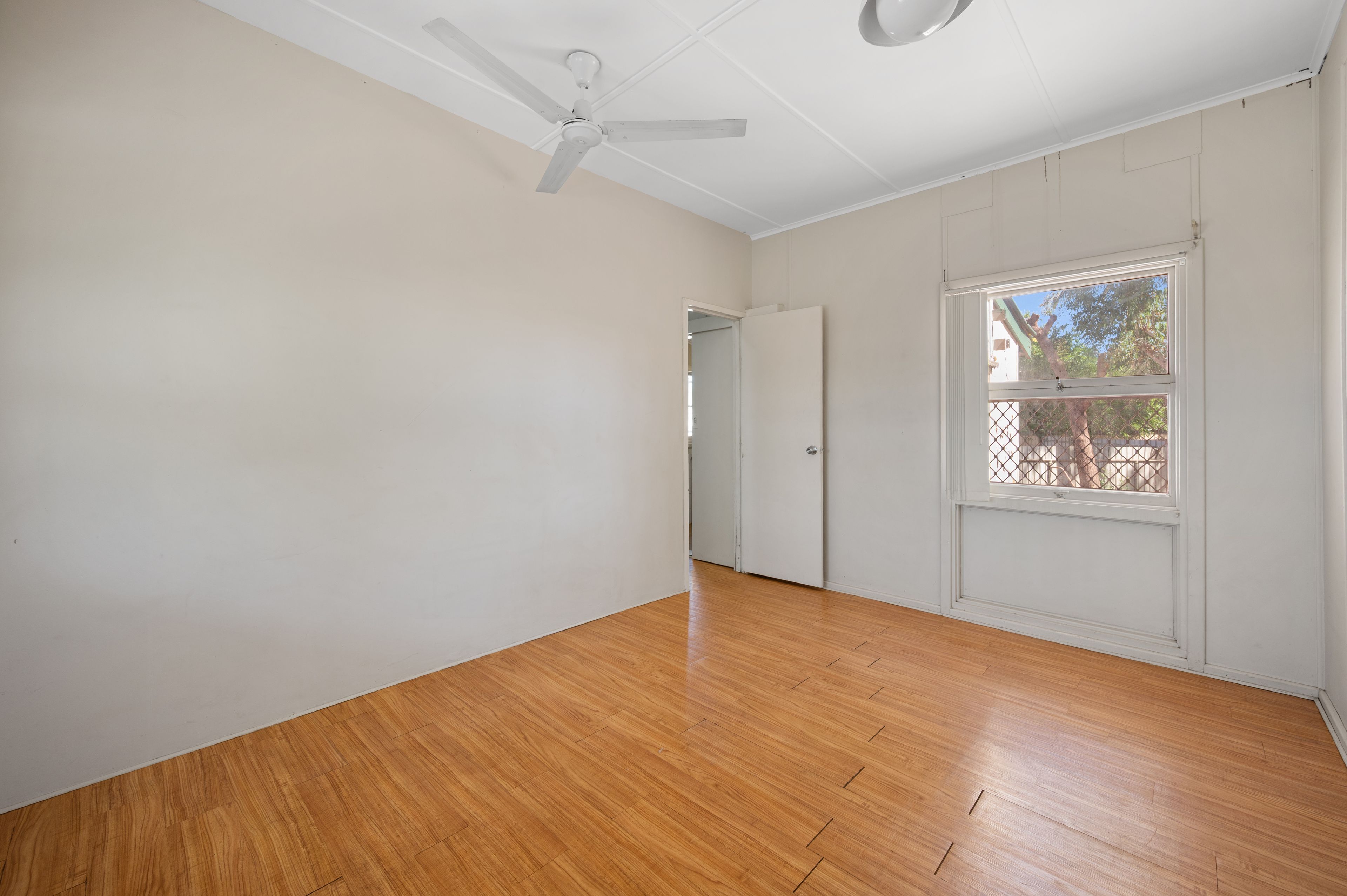 38 Pedlar Street — photo 6 of 29