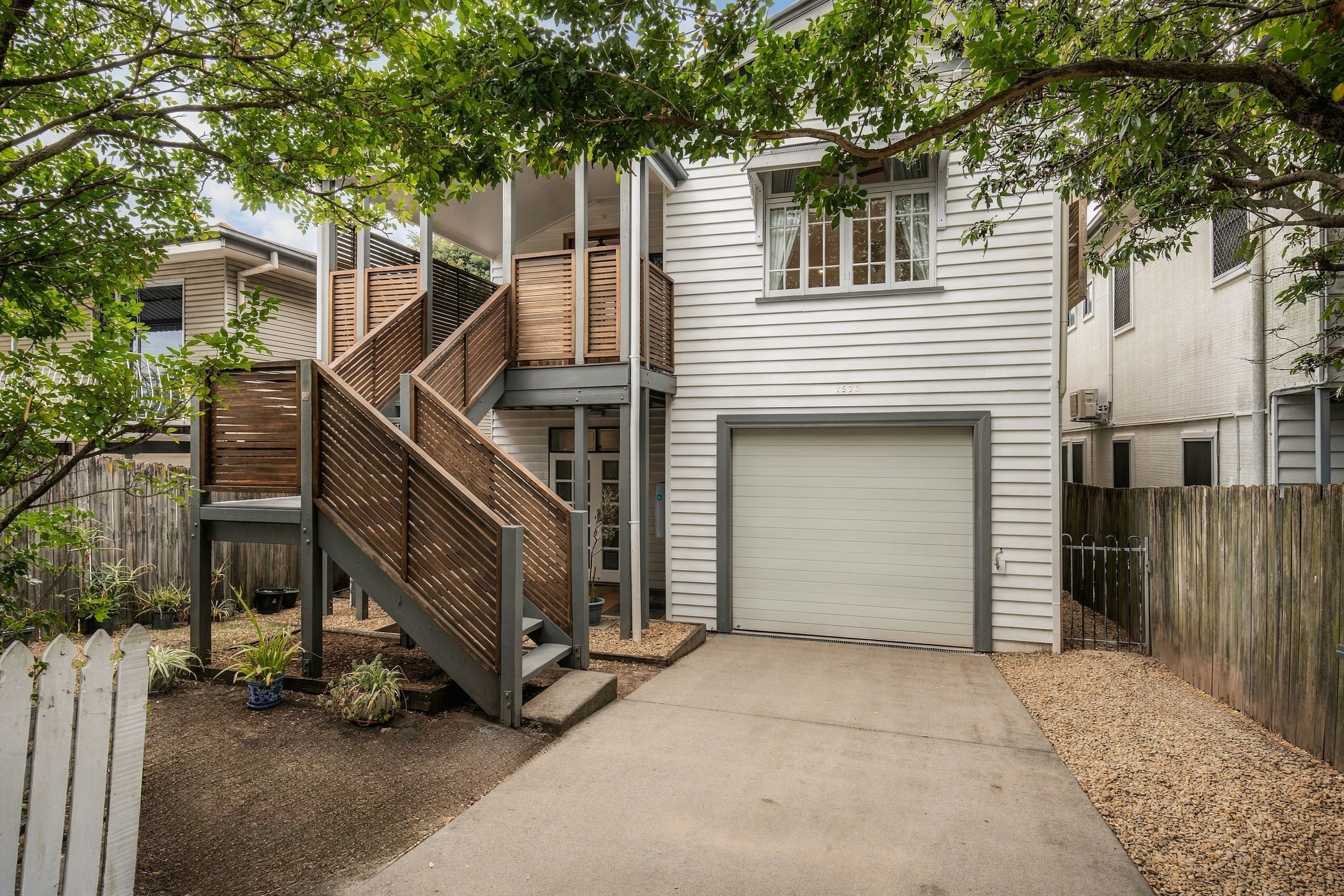 1570 Sandgate Road — photo 14 of 17