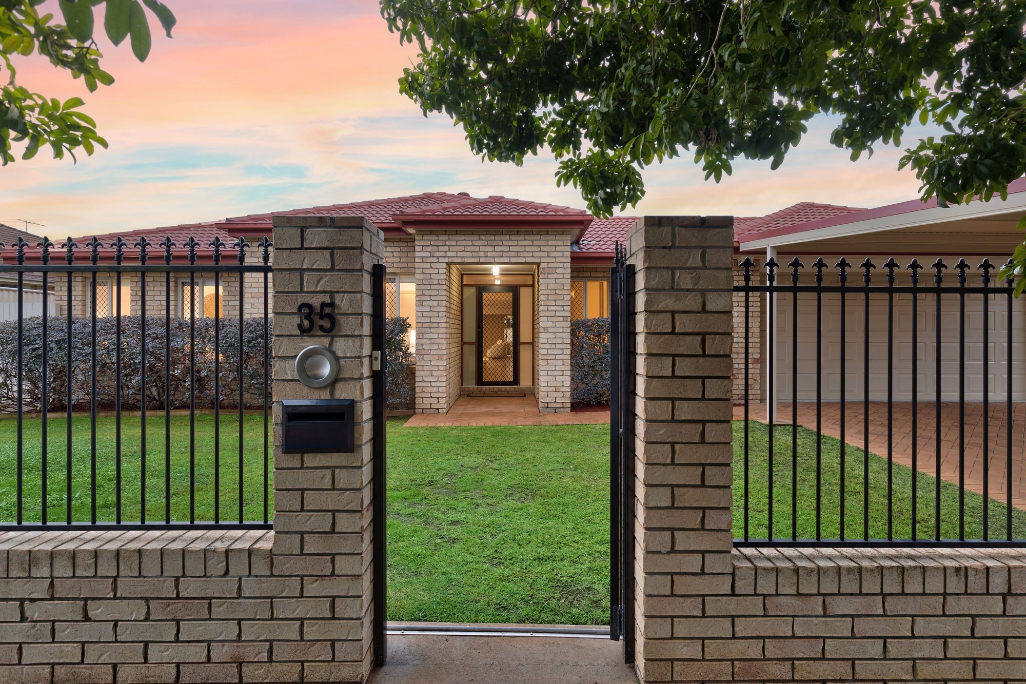35 May Street, Parkinson, QLD 4115