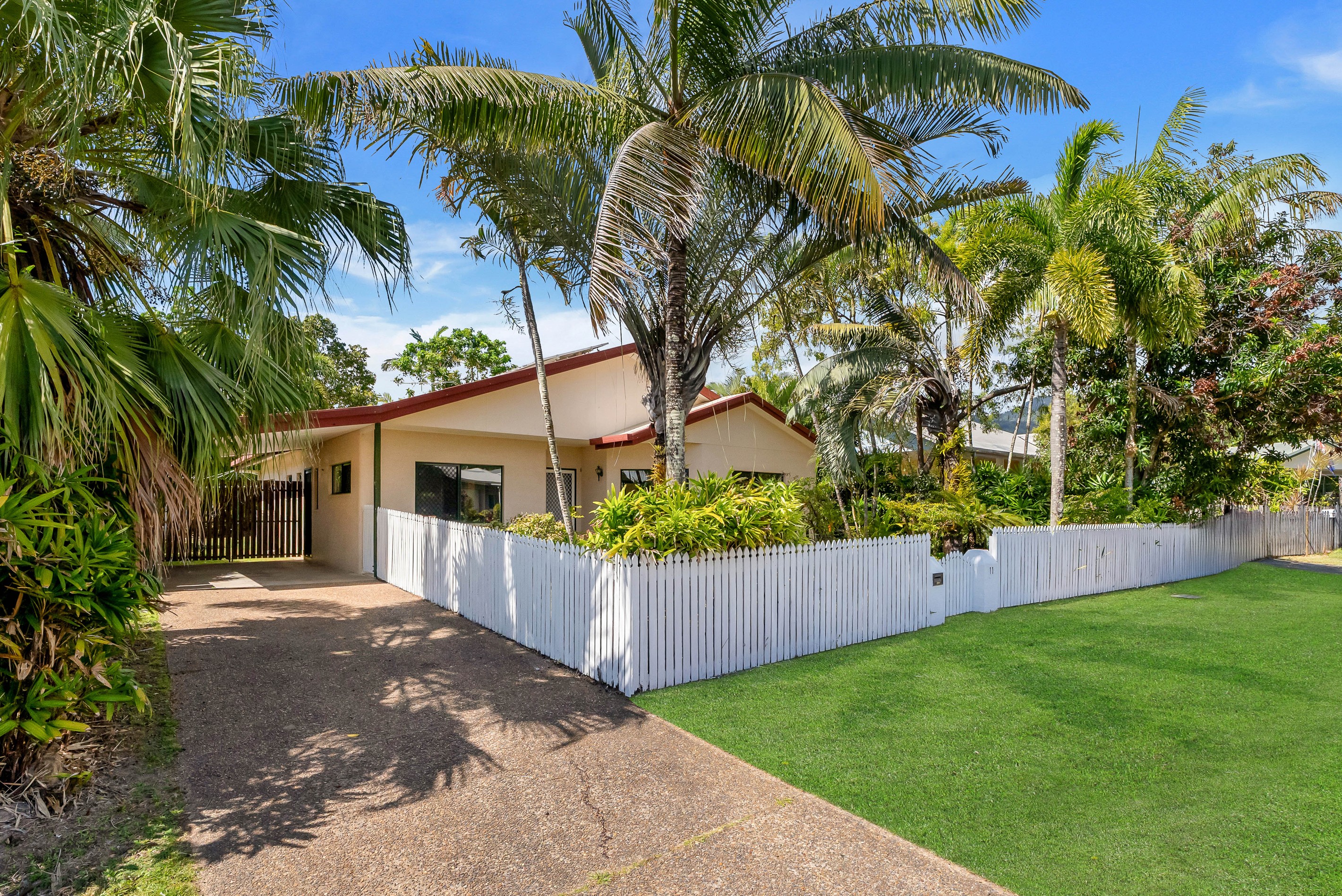 11 Dolphin Close, Kewarra Beach, QLD 4879