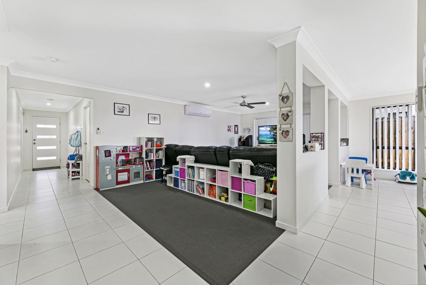 5 Yorkshire Road, Park Ridge, QLD 4125