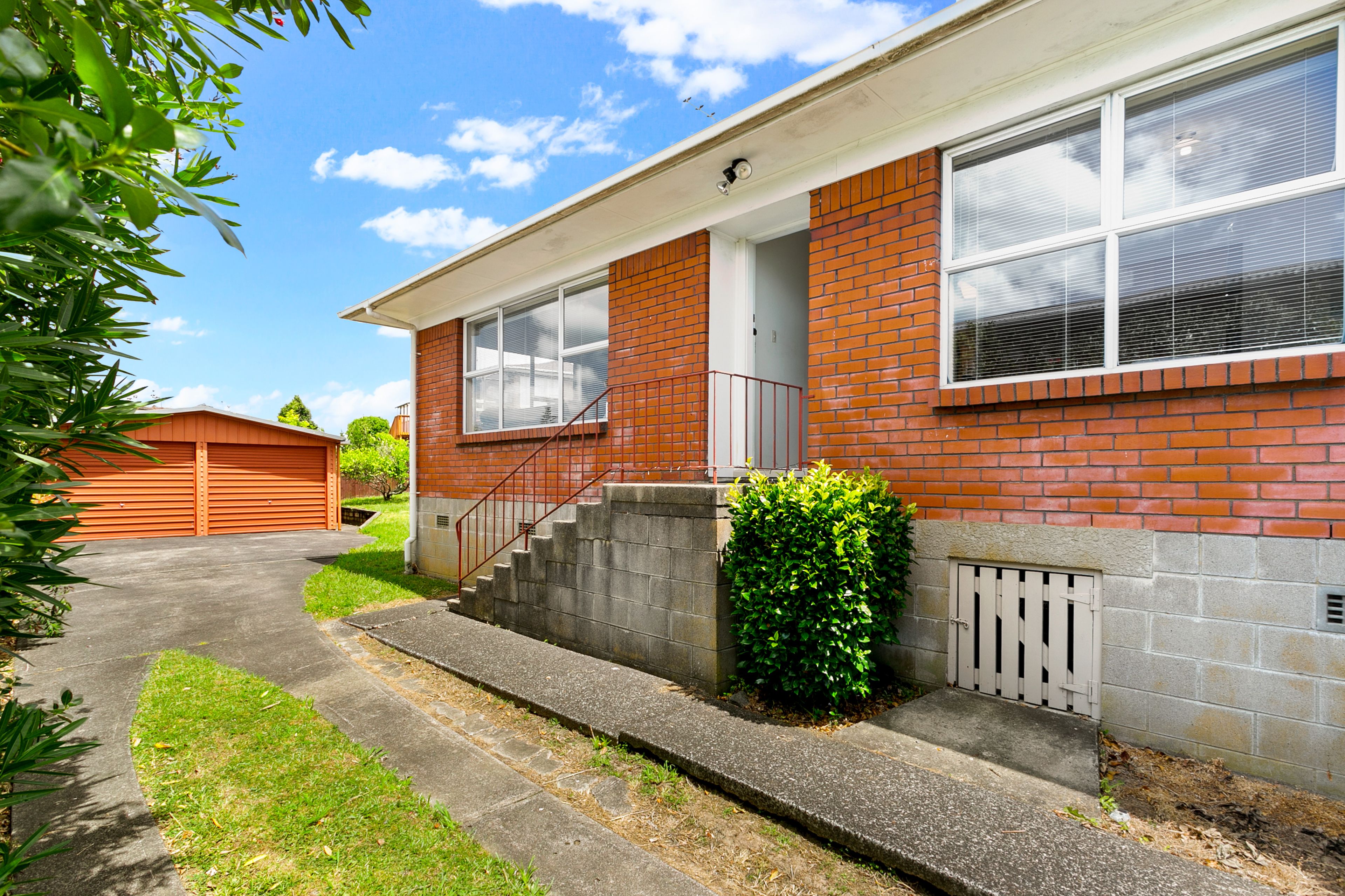 2/64 Bruce Road, Glenfield, North Shore City