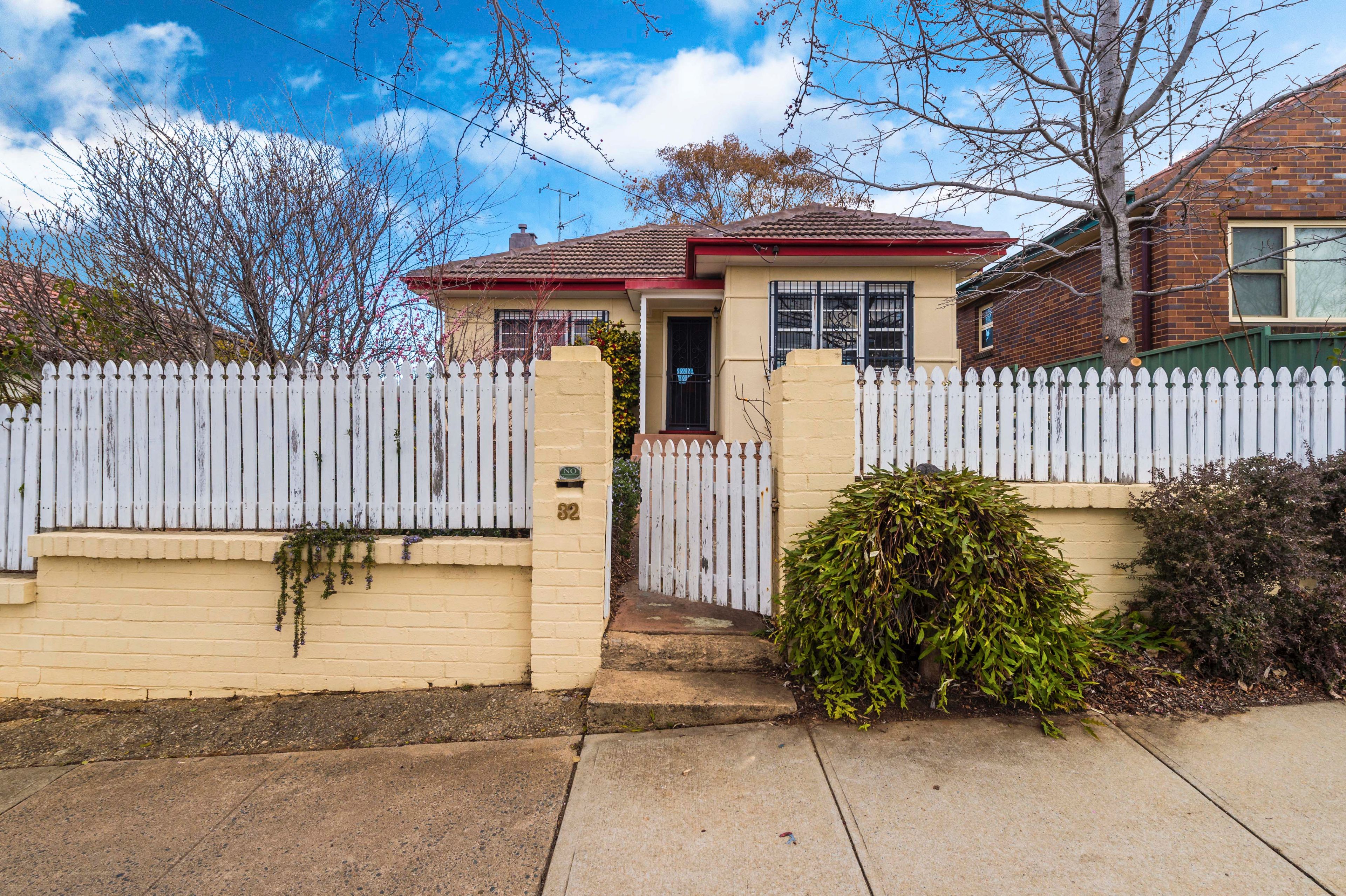 32 Surveyor Street, Queanbeyan, NSW 2620