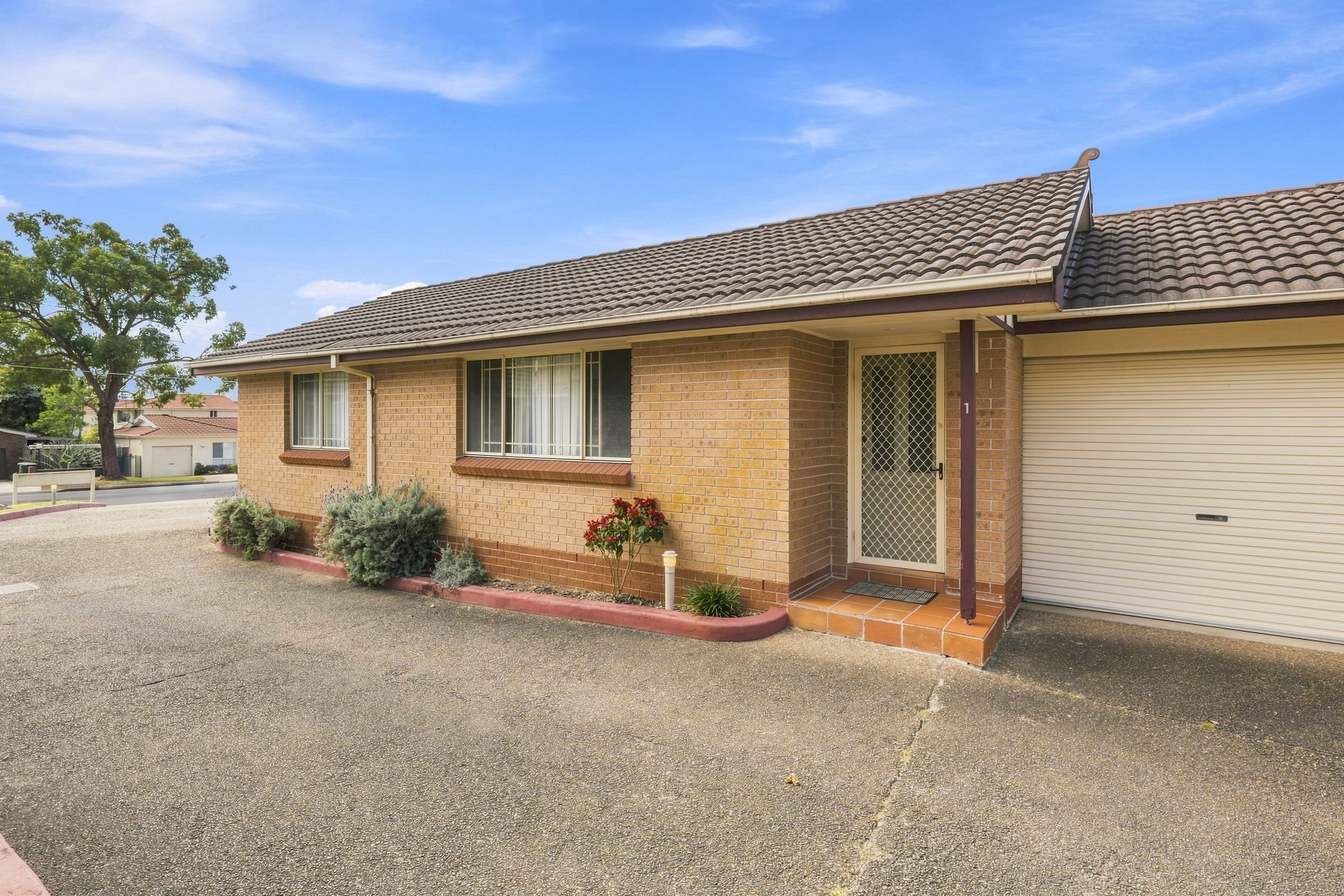 1/27-29 Eton Street, Smithfield, NSW 2164