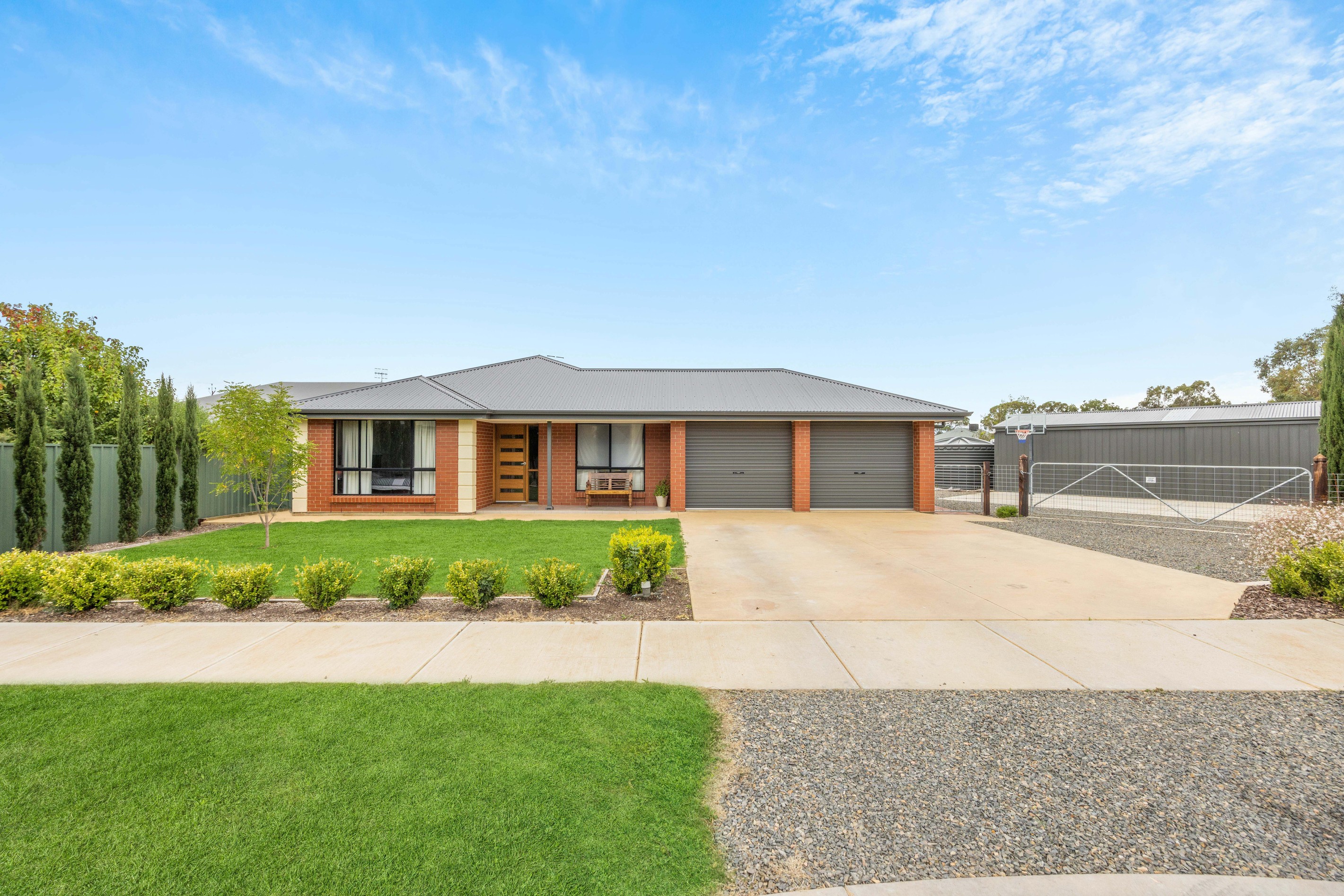 24 FRENCHAM Lane, Strathalbyn, SA 5255