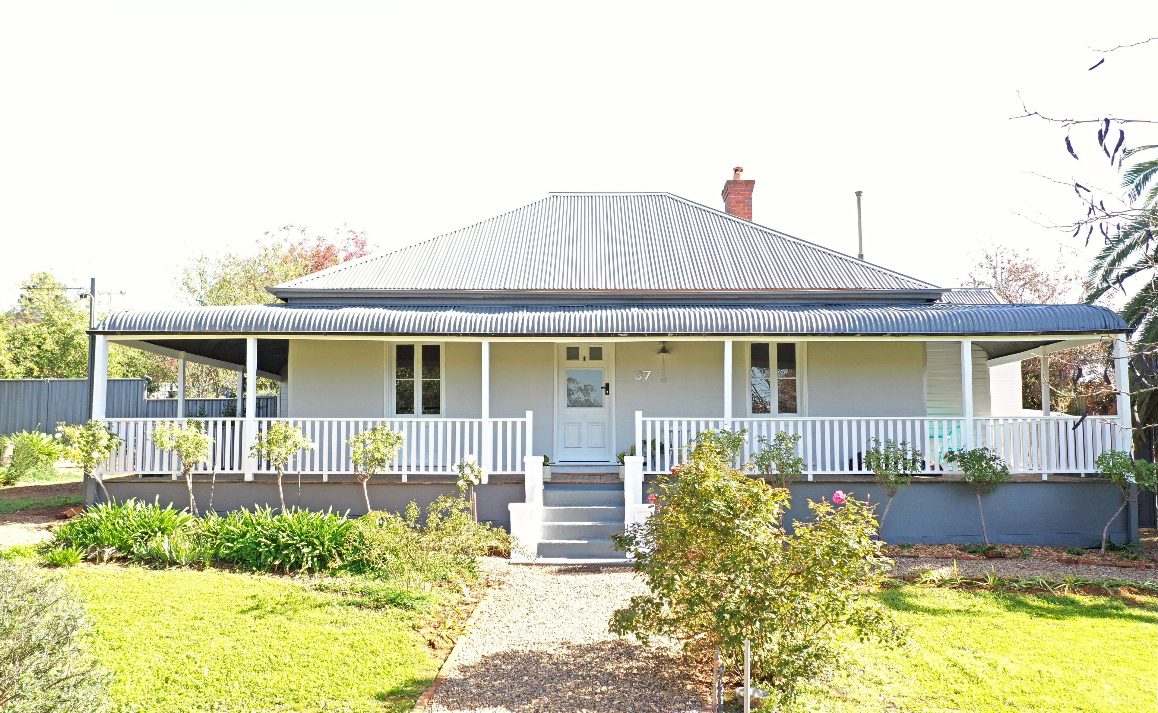 37 Yass Street, Young NSW 2594