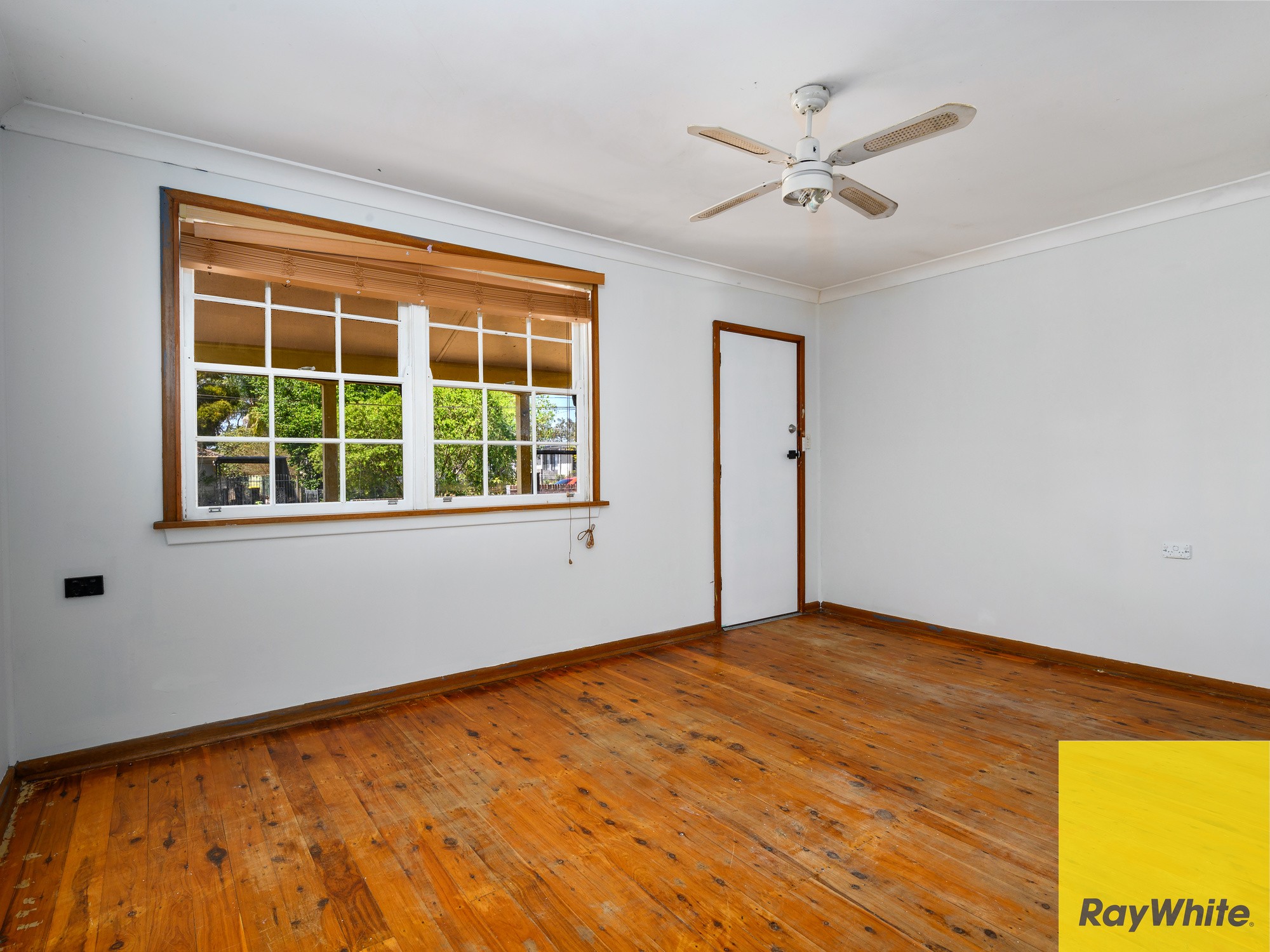 20 Wangaroa Crescent, Lethbridge Park, NSW 2770