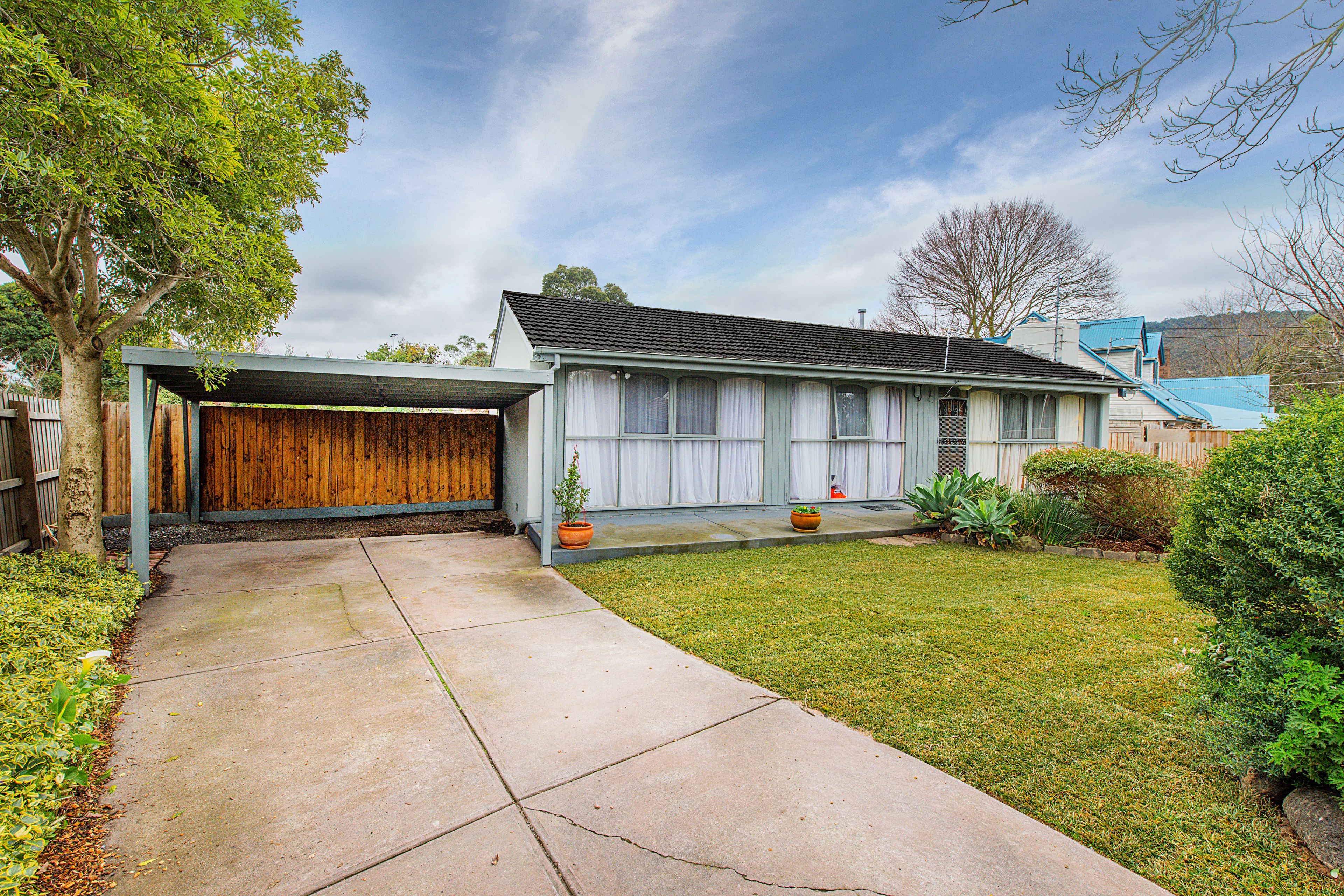 42 Willow Road, Upper Ferntree Gully VIC 3156