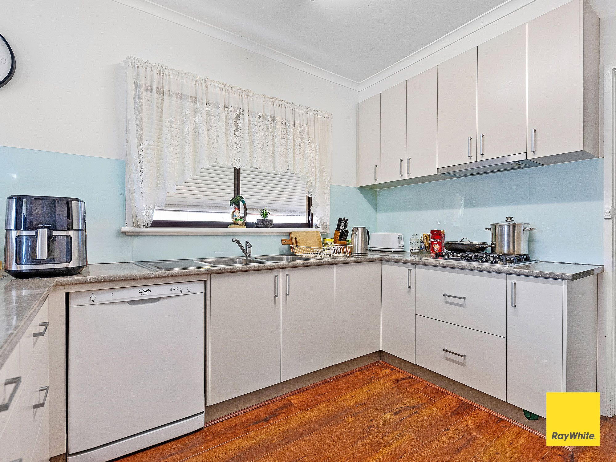 41 Short Street — photo 4 of 14