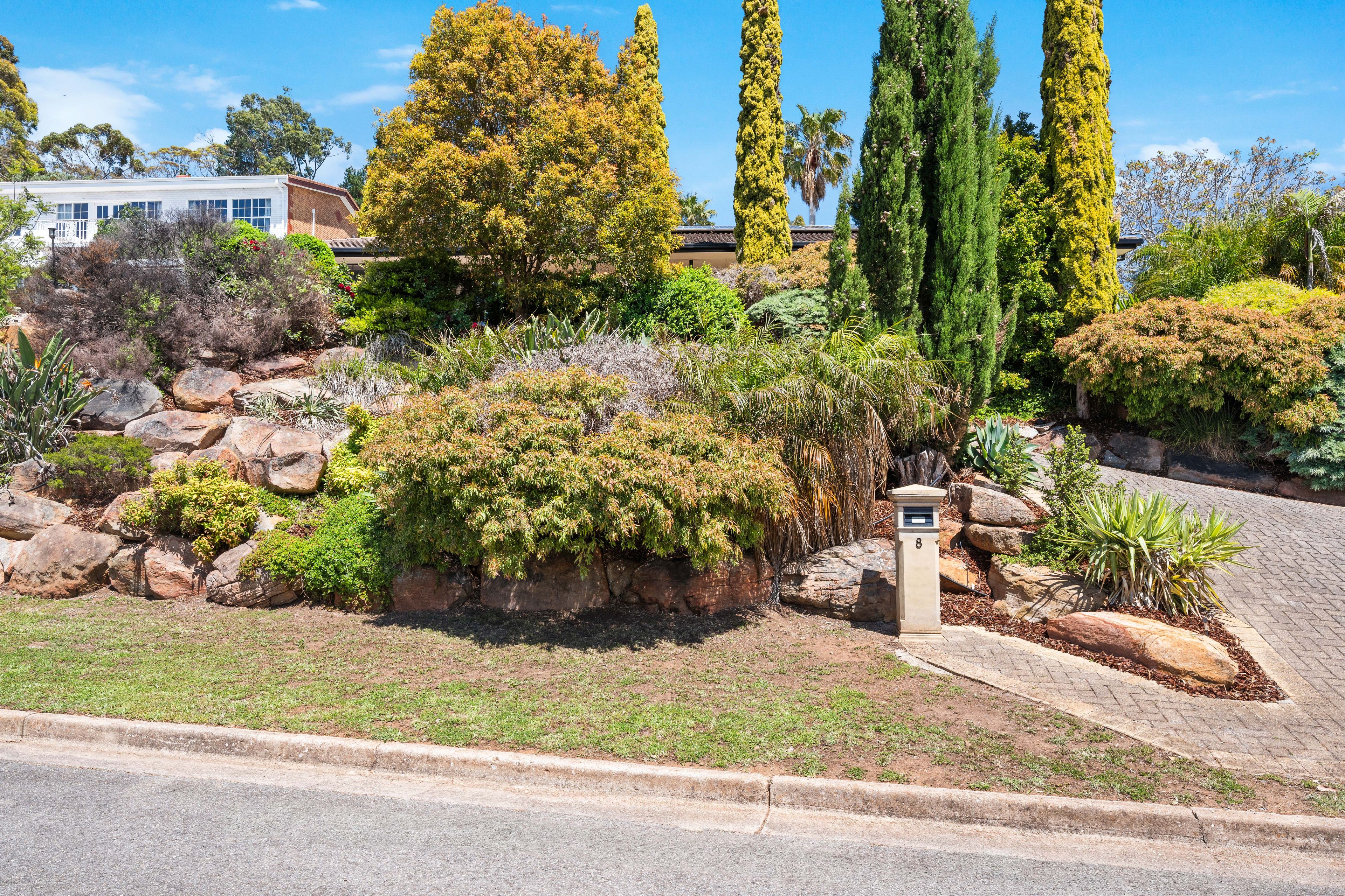 8 Redbank Close, Happy Valley SA 5159