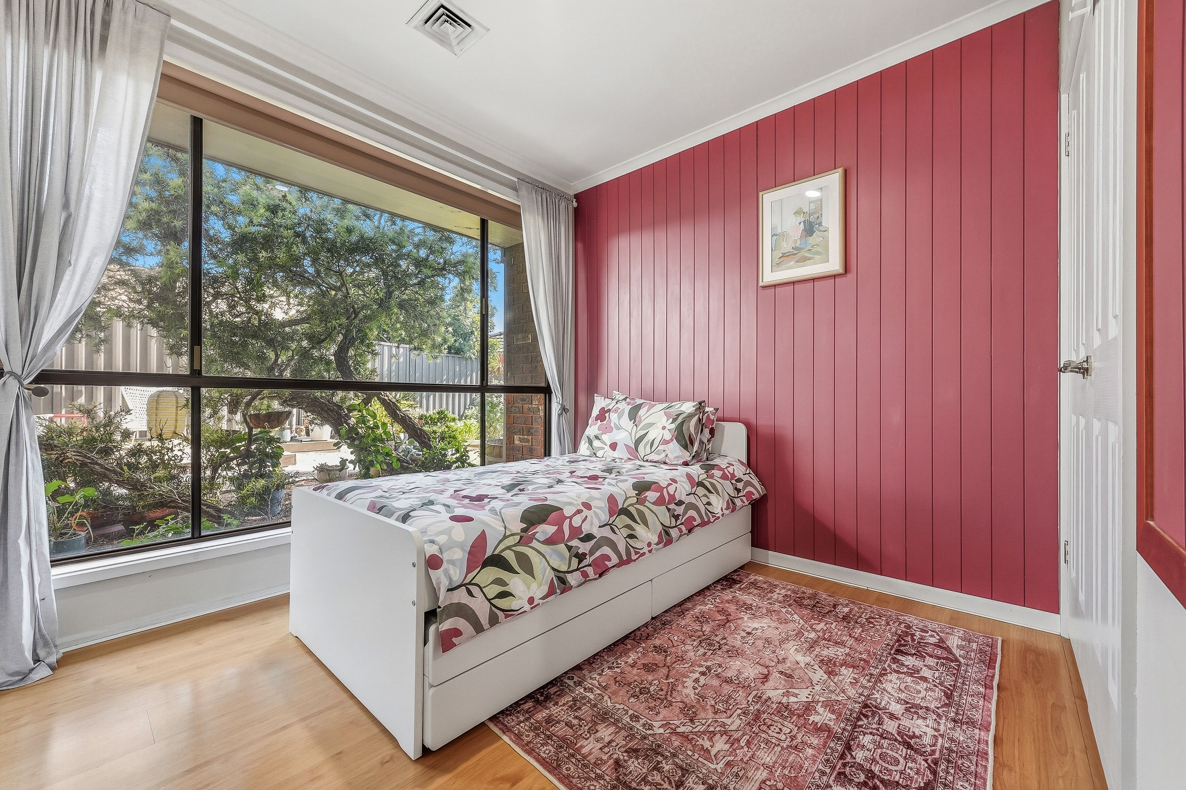 16 Rowena Rise — photo 11 of 19