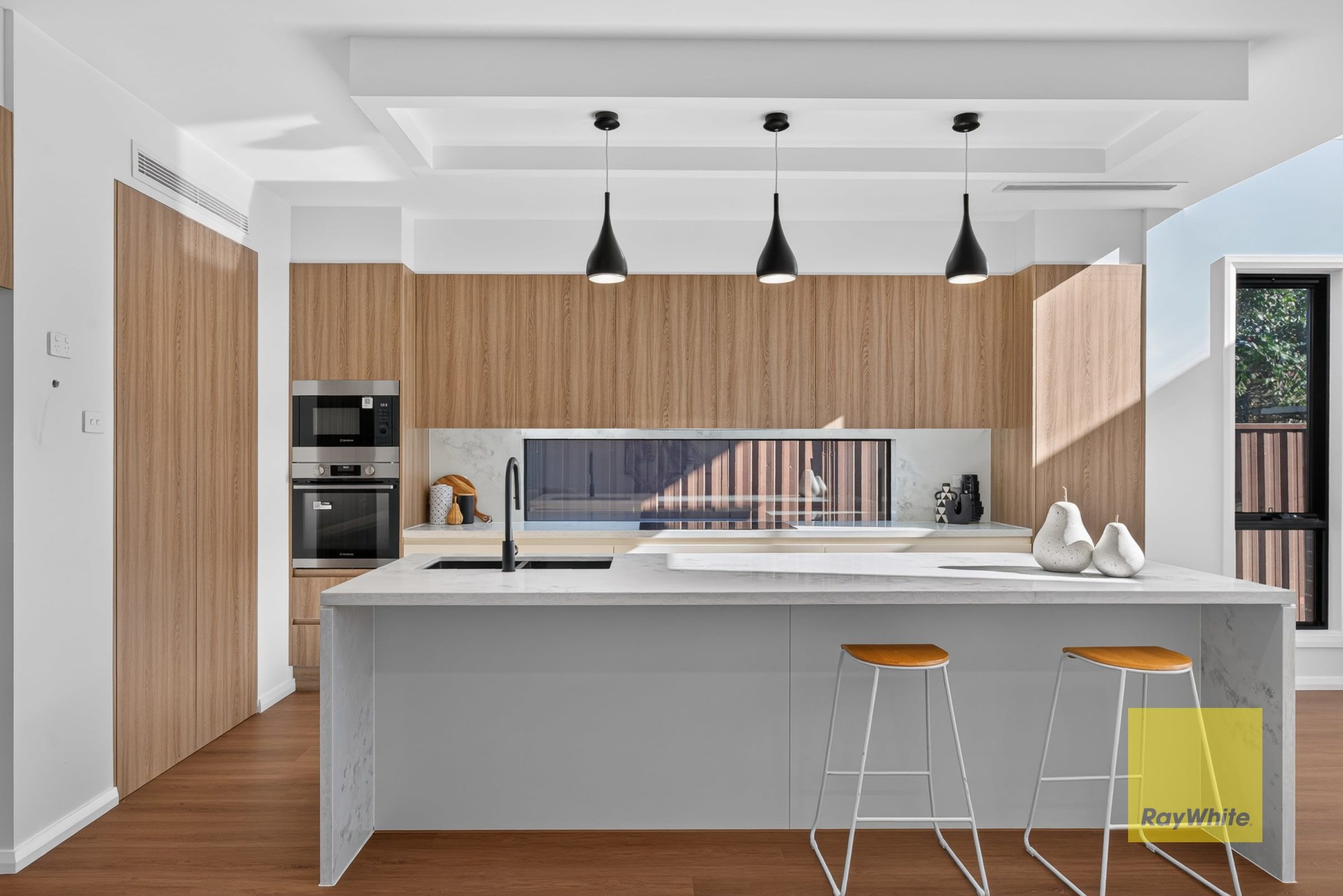 41 Donald Avenue — photo 4 of 28