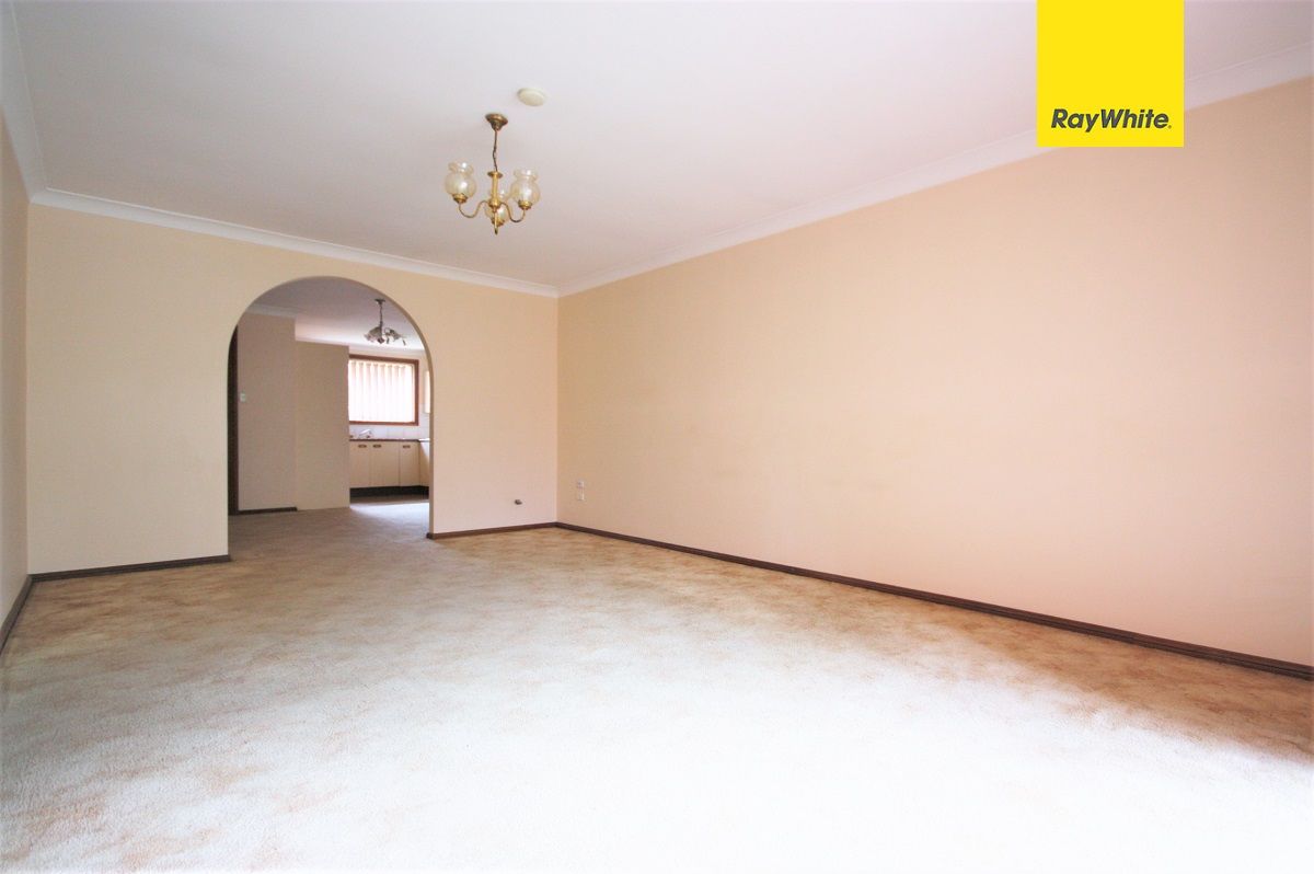 1/8 Clydesdale Drive, Blairmount, NSW 2559