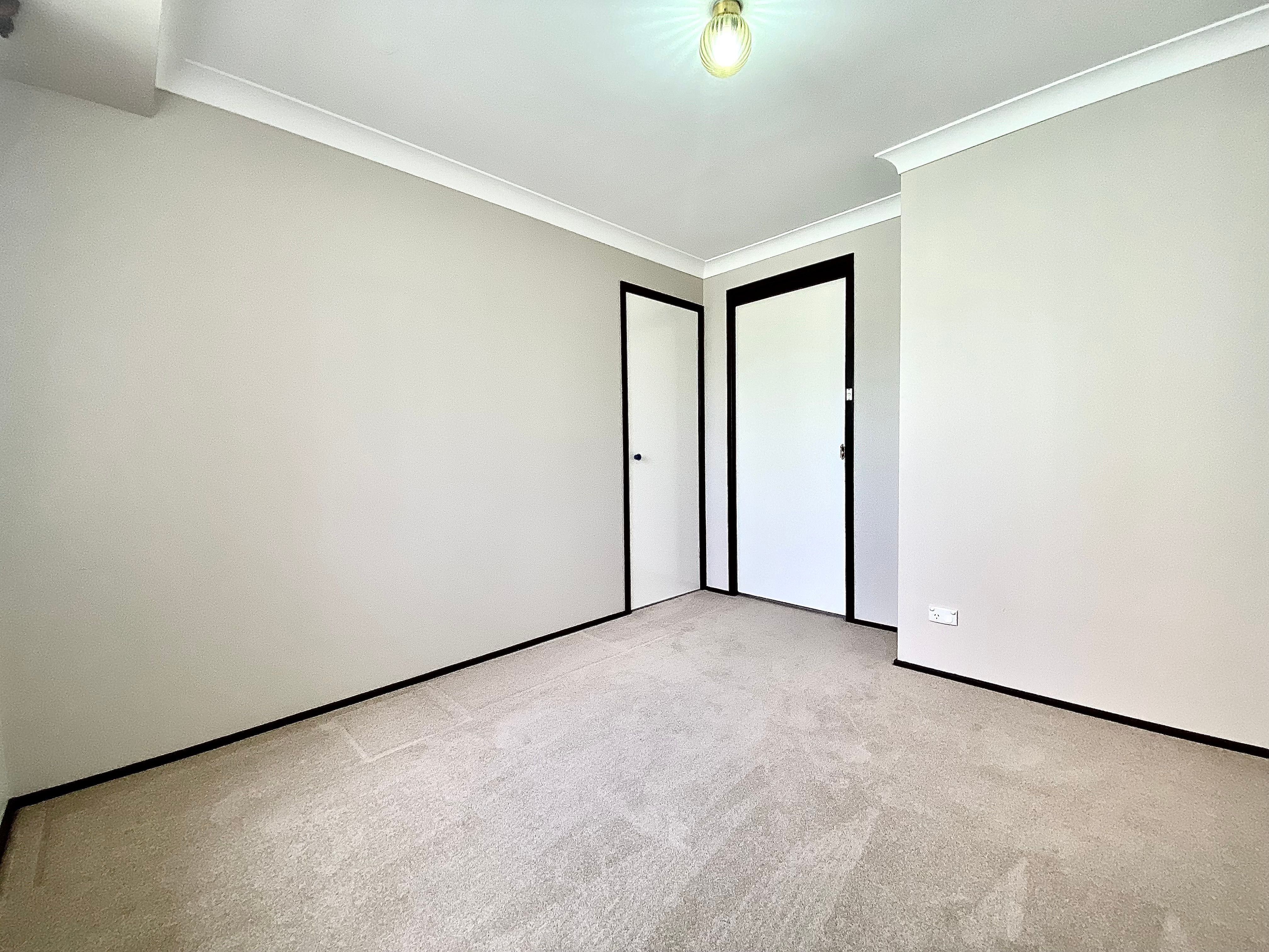5 Giles Crescent — photo 10 of 16