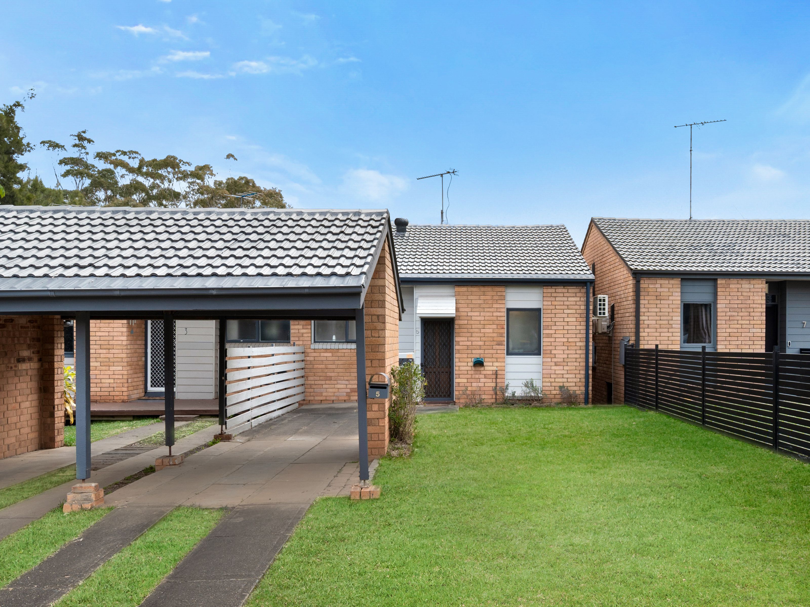 5 Green Lane, Bradbury NSW 2560
