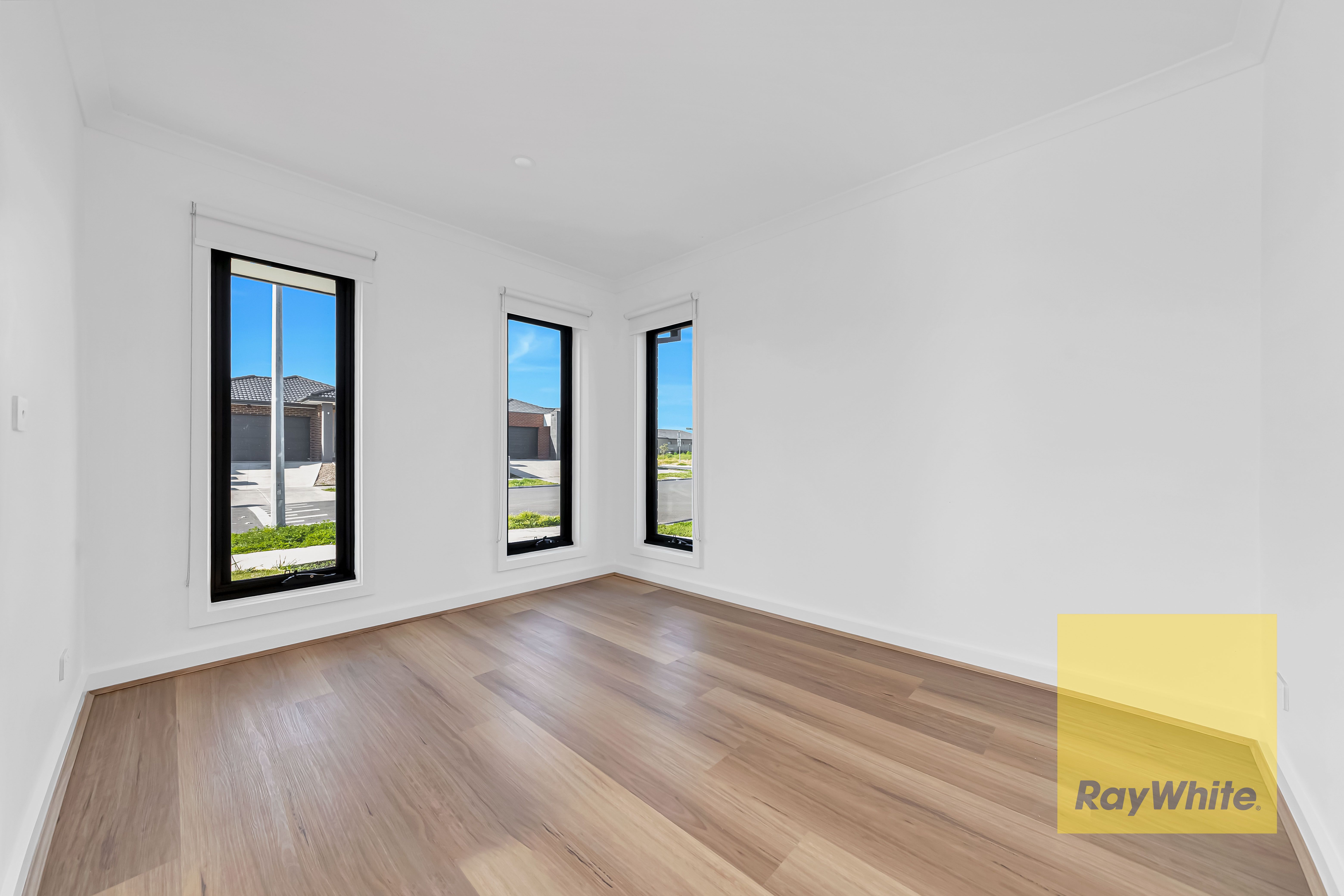15 Spinosa Road — photo 4 of 17