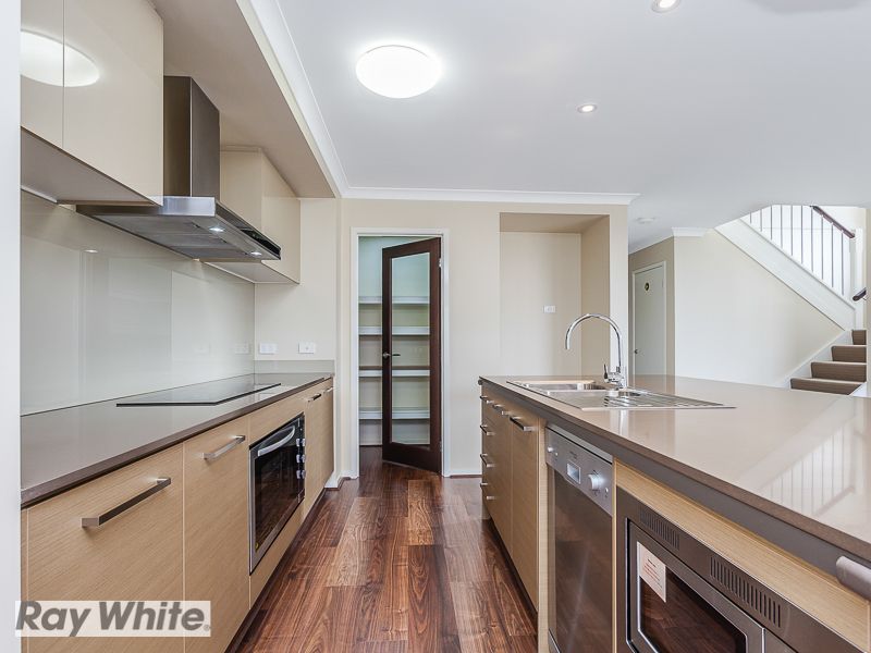 8 Wallarah Parade, North Lakes, QLD 4509