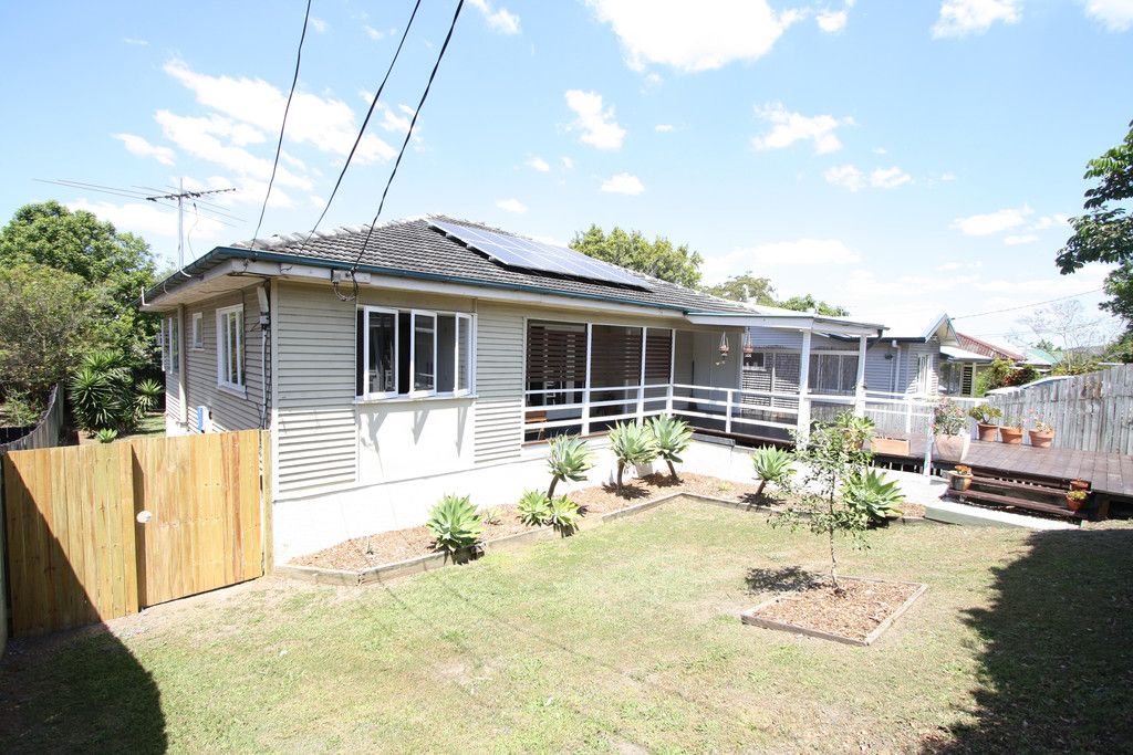 83 Holland Road, Holland Park, QLD 4121