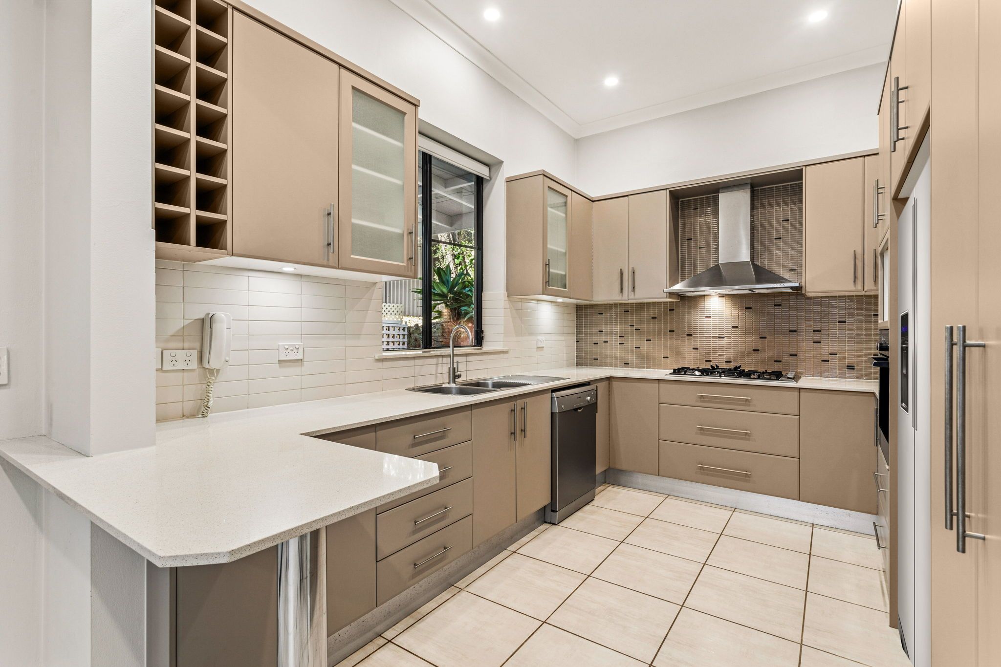 114 Queen Victoria Street — photo 3 of 11