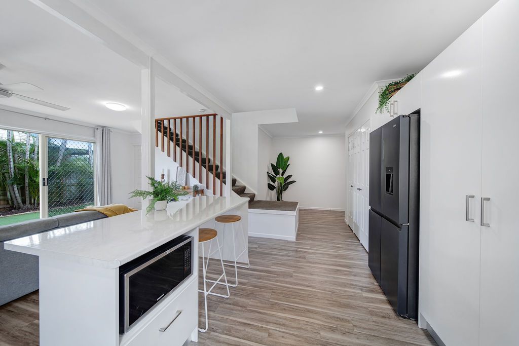 2/69 Anzac Avenue — photo 5 of 17