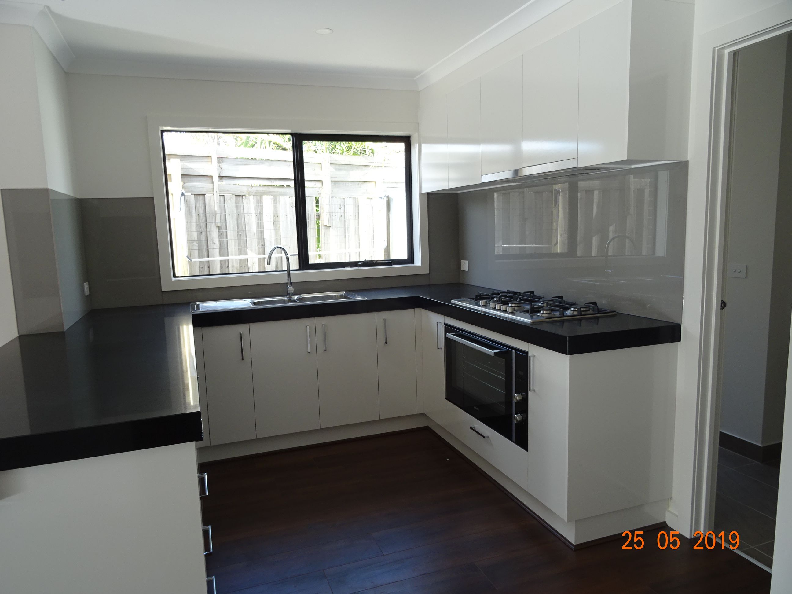2/18 Floriana Avenue, Doveton, VIC 3177