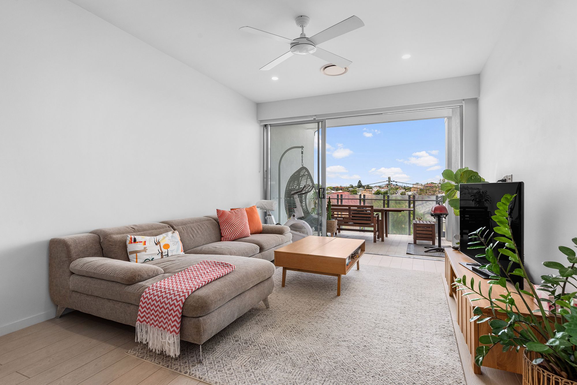 303/45 Shakespeare Street, Coorparoo, QLD 4151