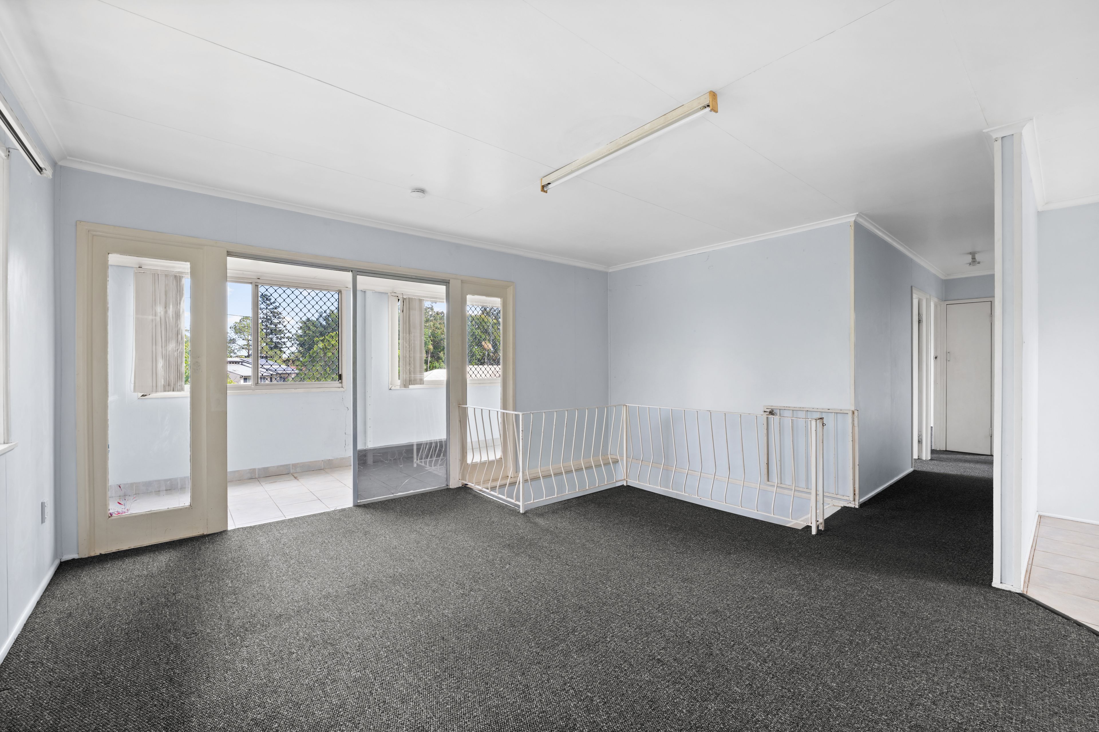 29 SOUTHAMPTON Road — photo 8 of 14