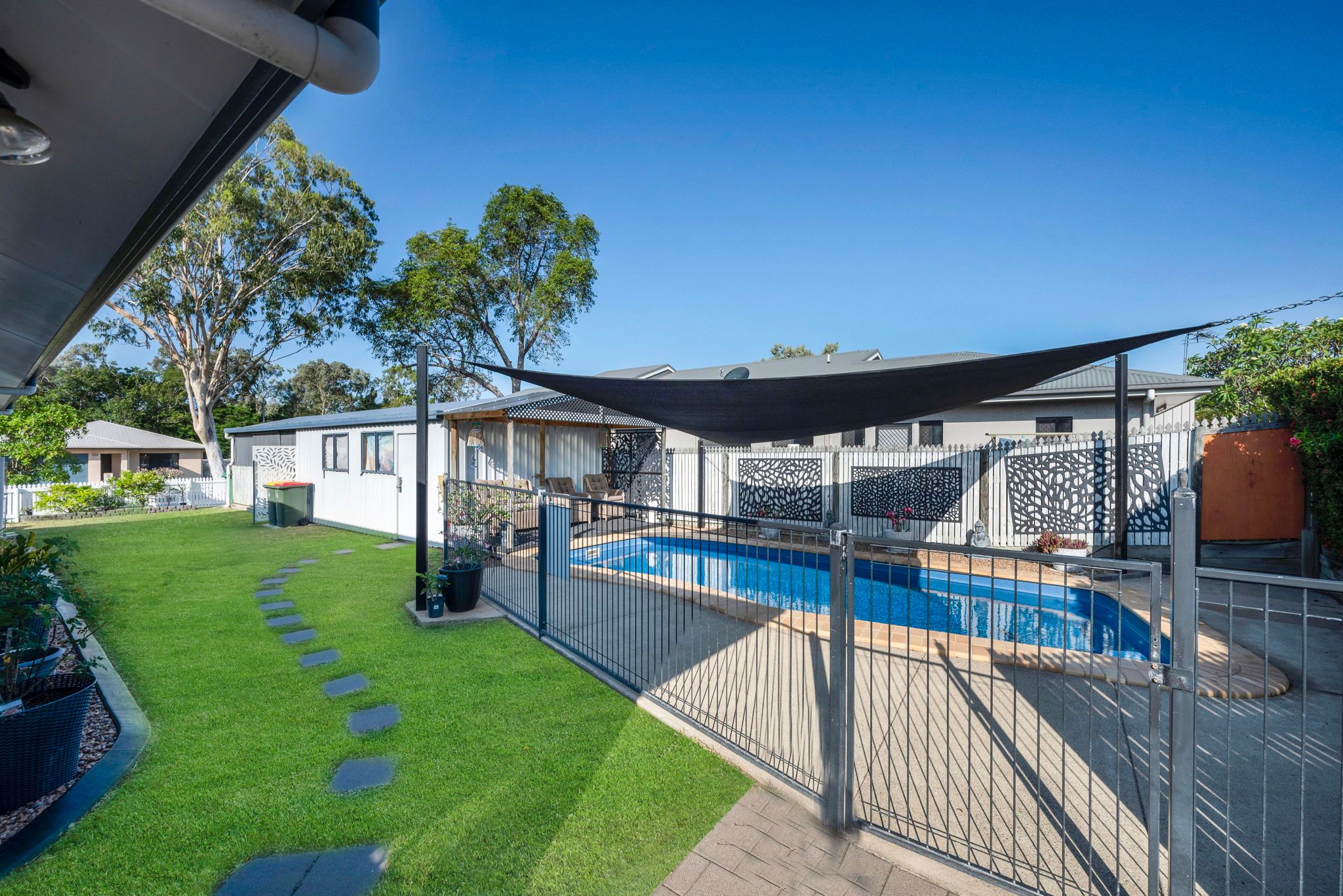 3 Clearwater Court, Bushland Beach, QLD 4818