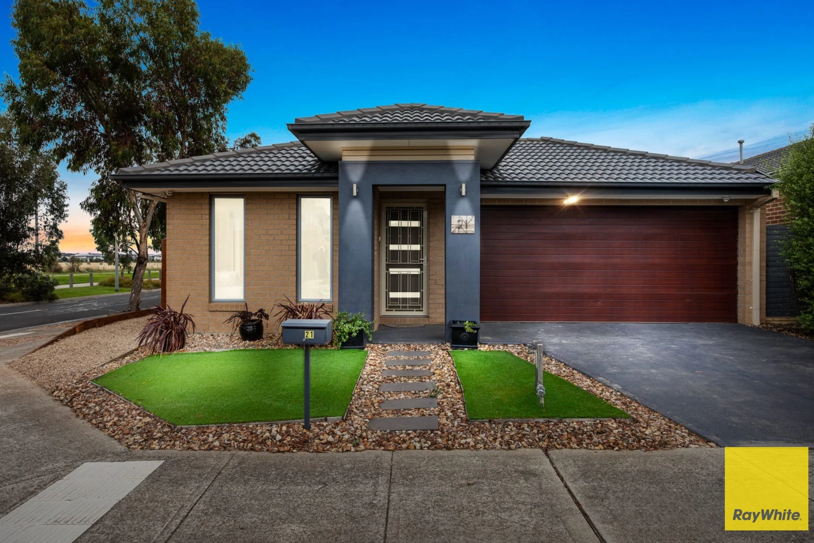 21 Martaban Crescent, Point Cook, VIC 3030