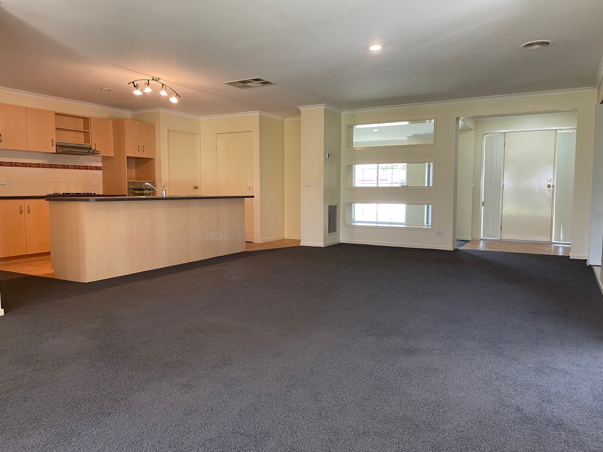 12 Manor Court, Cranbourne East, VIC 3977