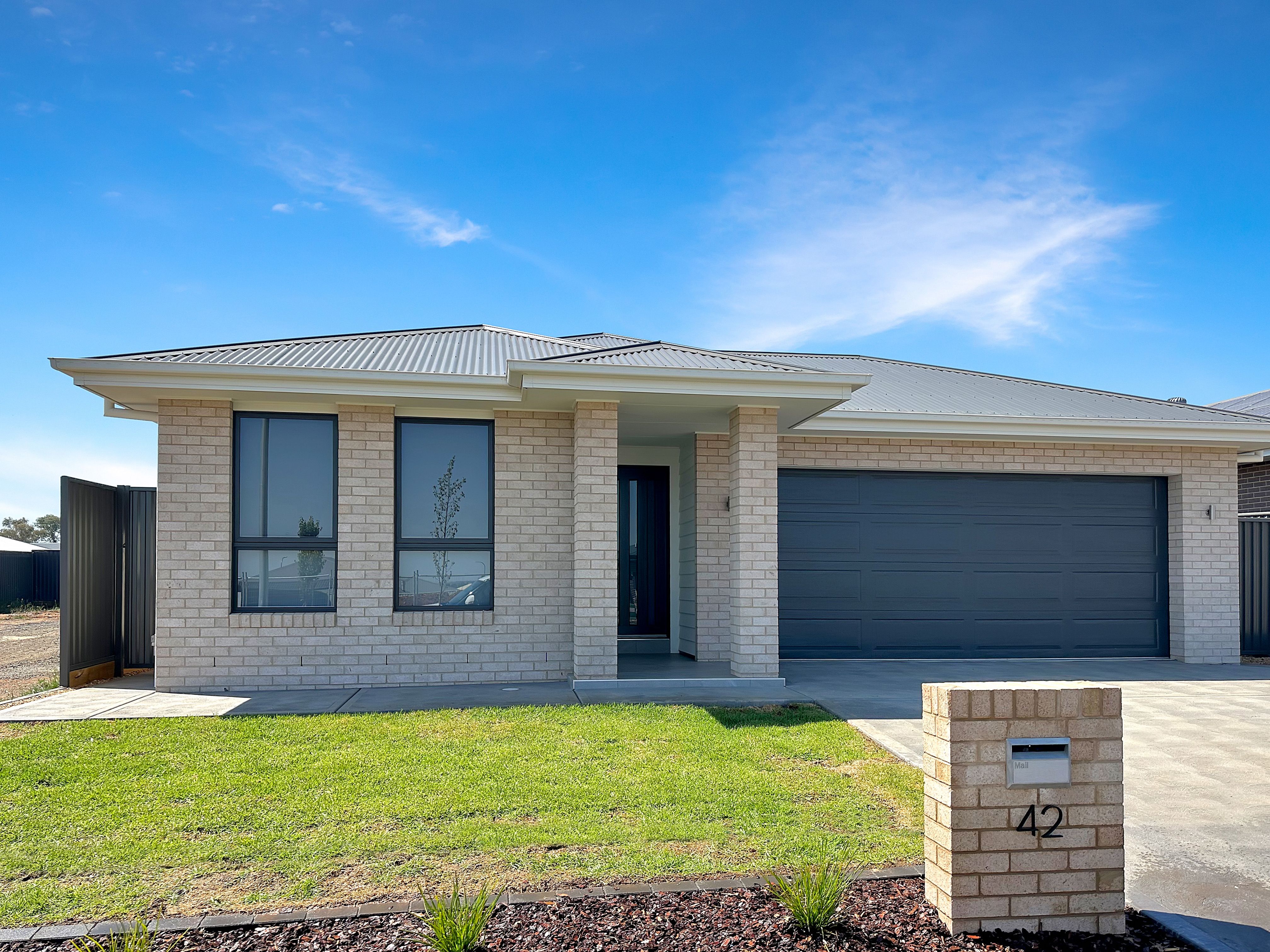 42 Bradford Circuit, Dubbo, NSW 2830