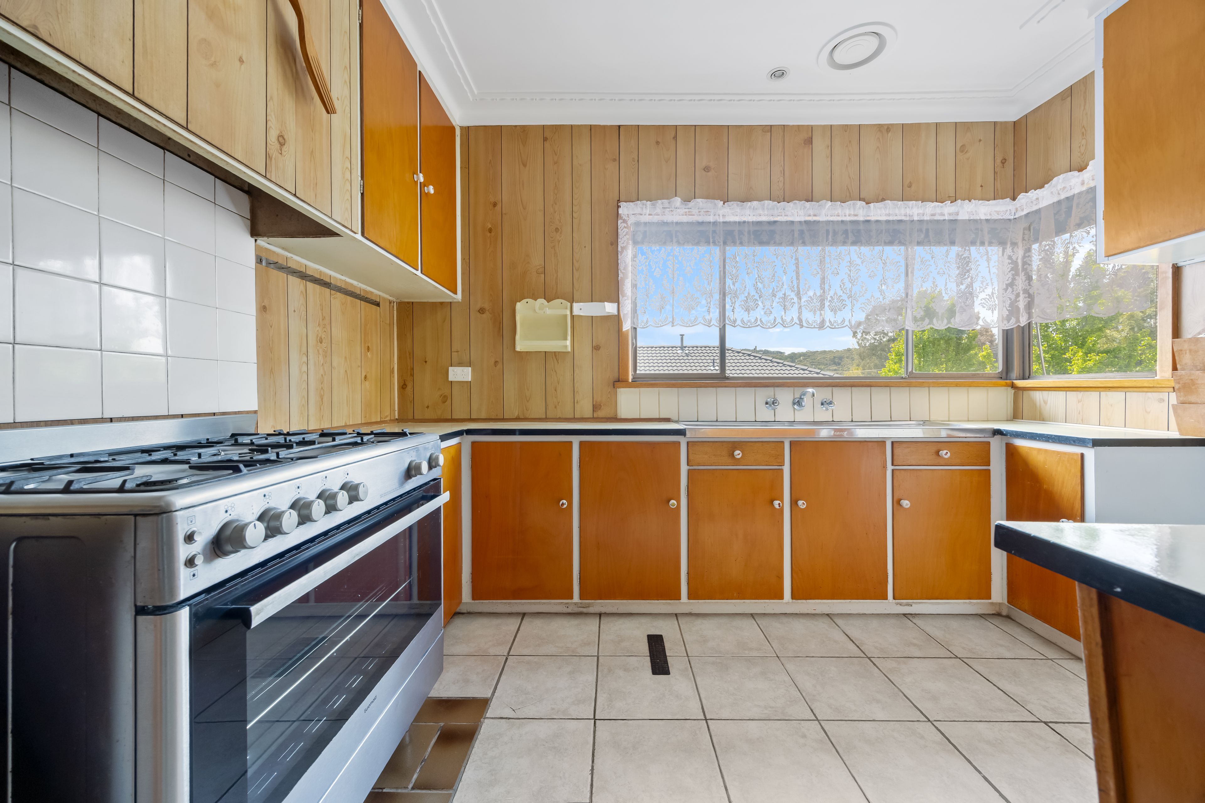 1 Ainley Street — photo 3 of 10