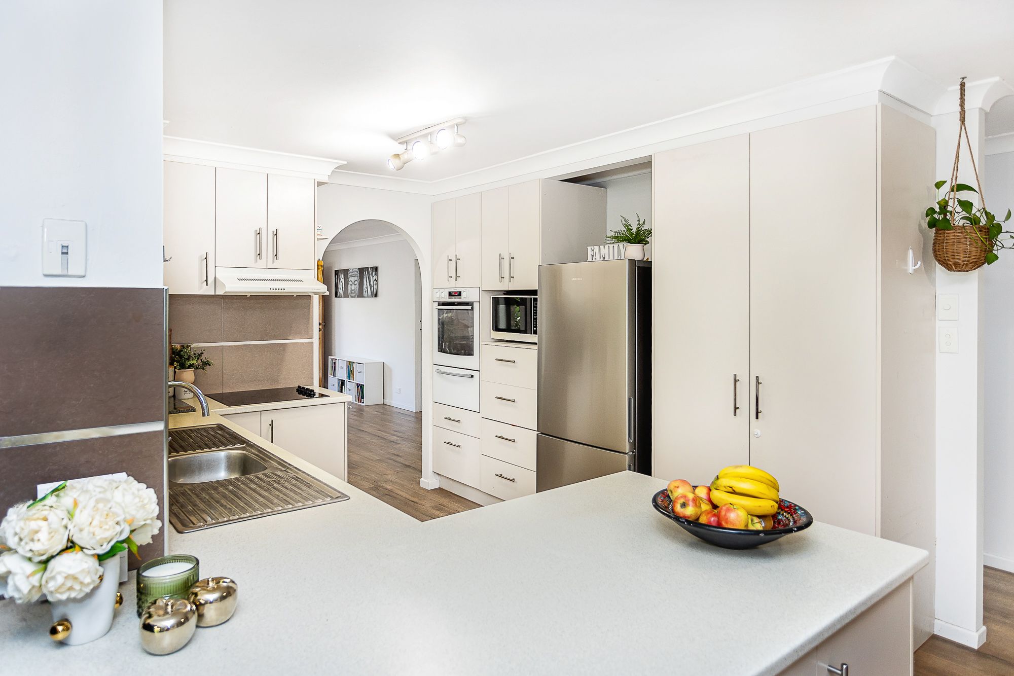 10 Dewar Court, Highland Park QLD 4211