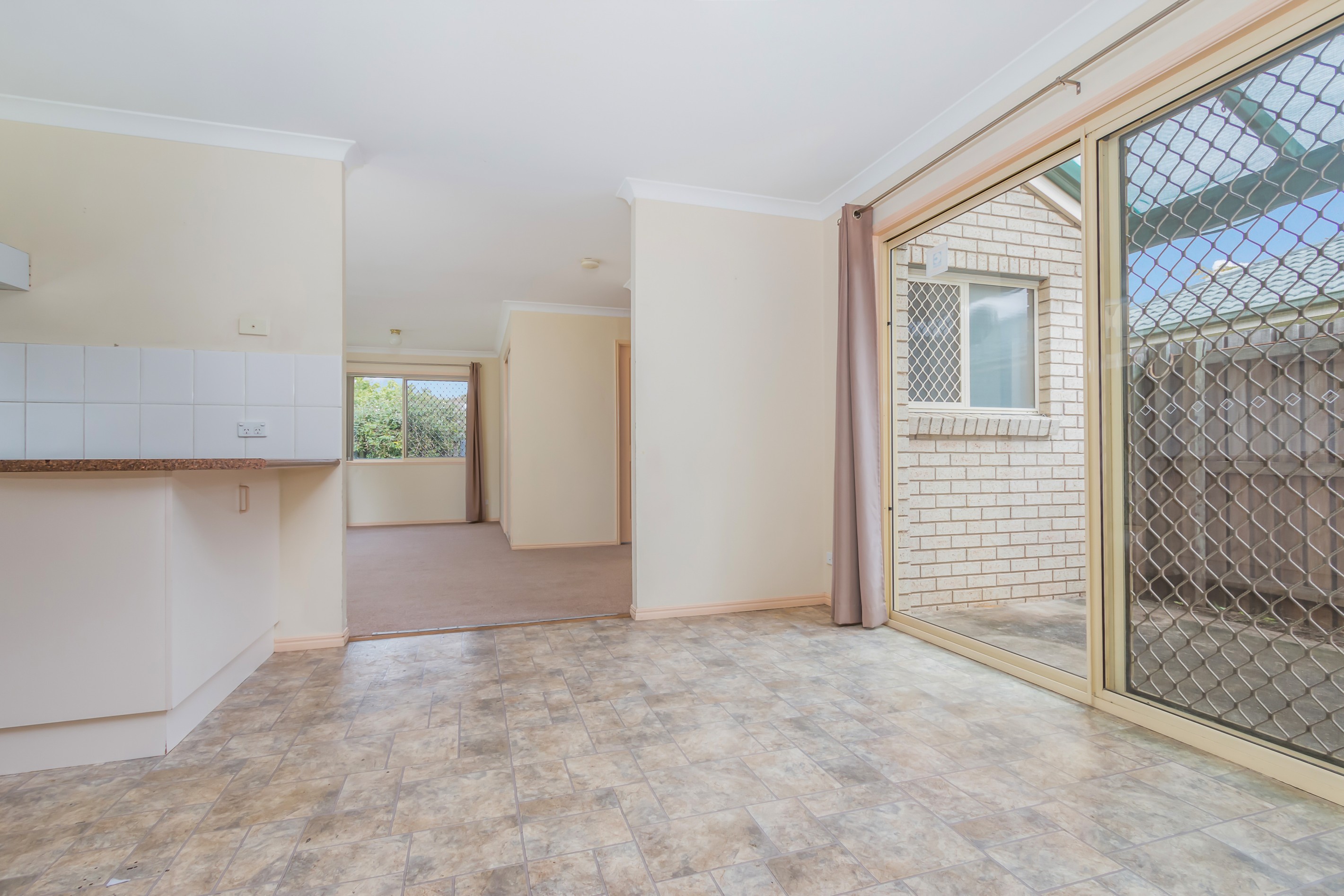 1/7 Billabong Drive, Crestmead, QLD 4132