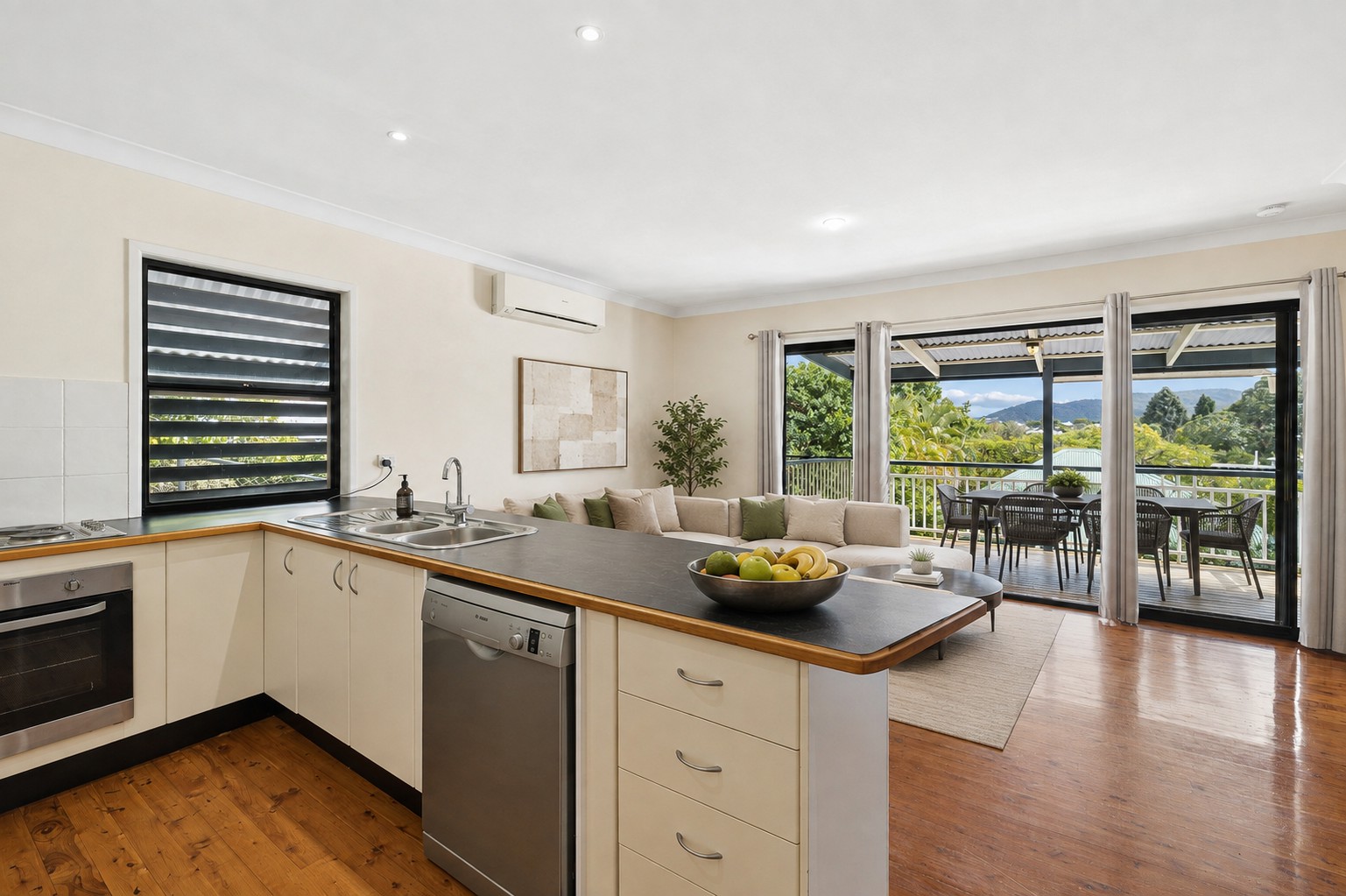2/16 Glassey Street, Red Hill, QLD 4059