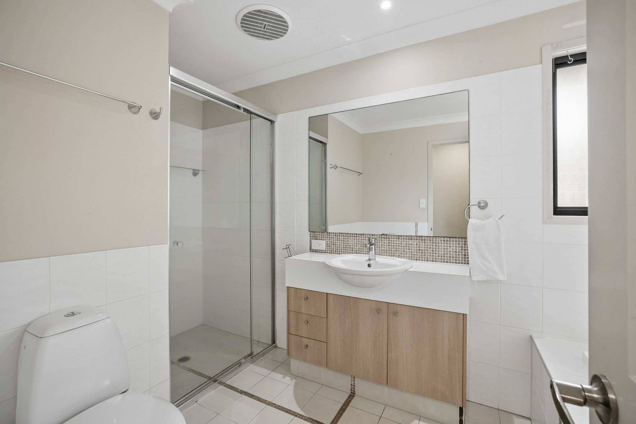 1 Royal Woods Drive — photo 10 of 24