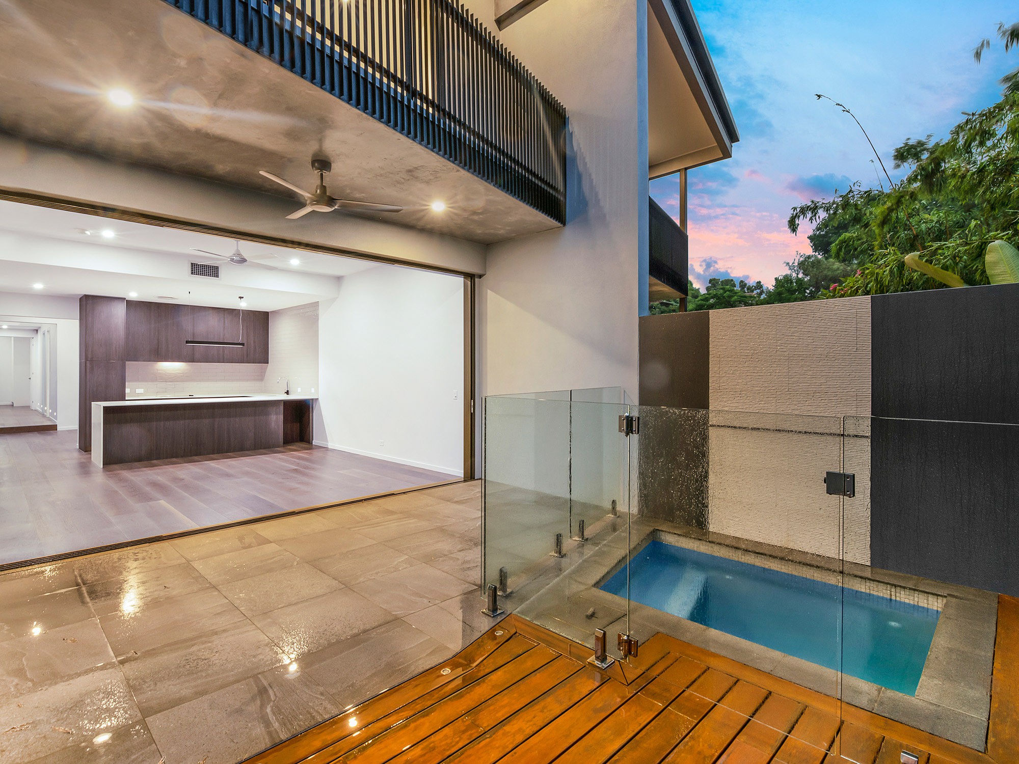 24A Curlewis Street, Holland Park West, QLD 4121