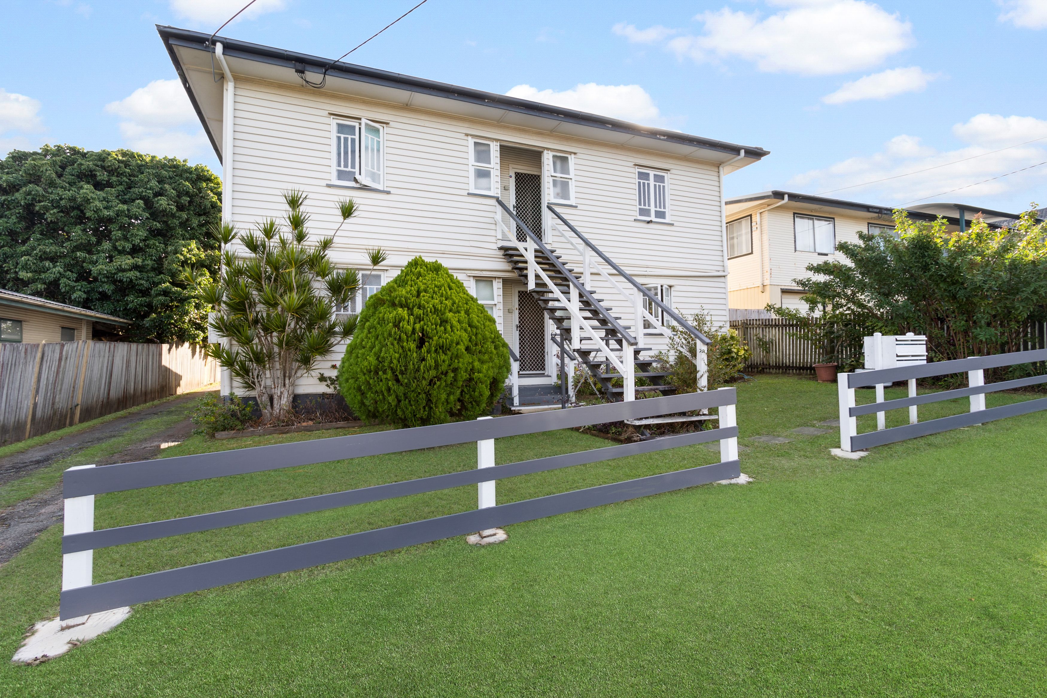4 Vernon Street, Clontarf QLD 4019