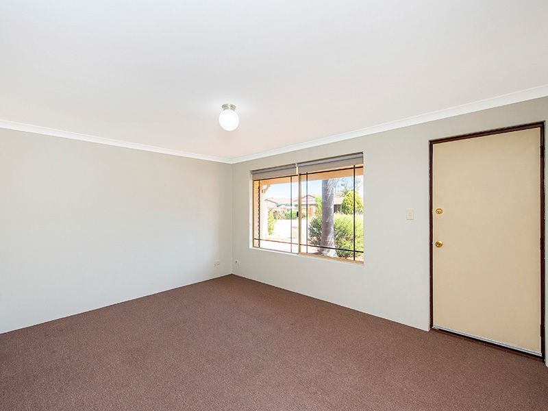 2 Sunningdale Circle, Cooloongup, WA 6168