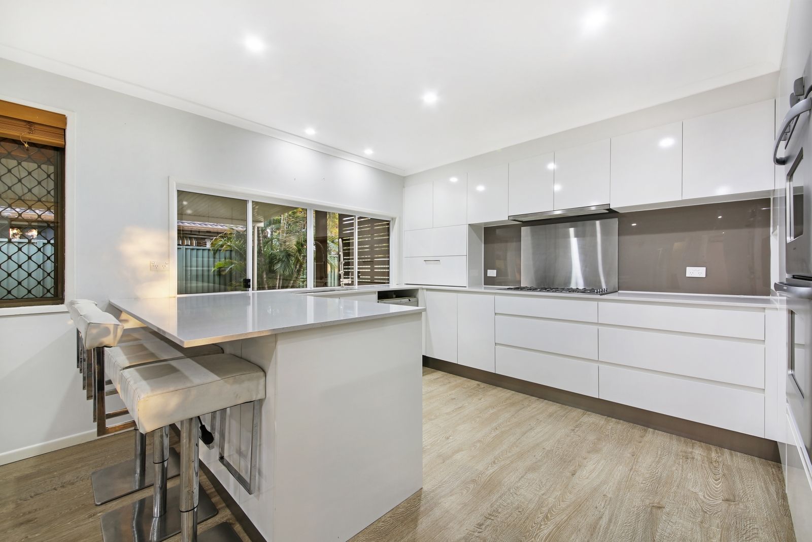 2 Langford Court, Mermaid Waters QLD 4218