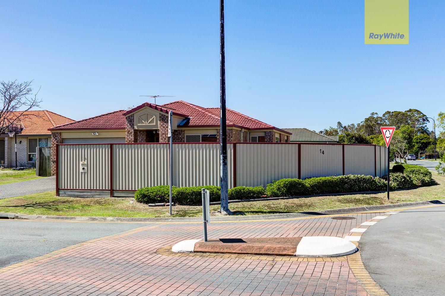 14 Meadowbrook Drive, Meadowbrook, QLD 4131
