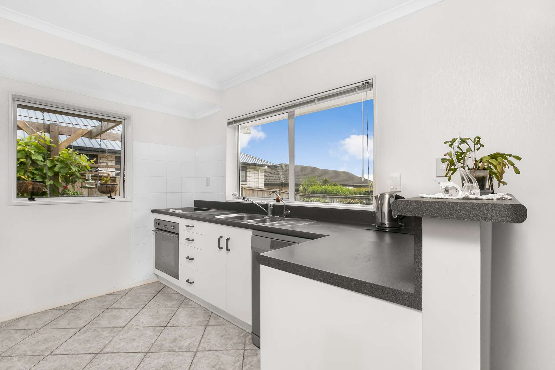 19b Shannon Grove (also known as 19B Puriri Road) photo 4