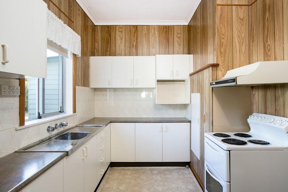 76 Russell Street — photo 3 of 9
