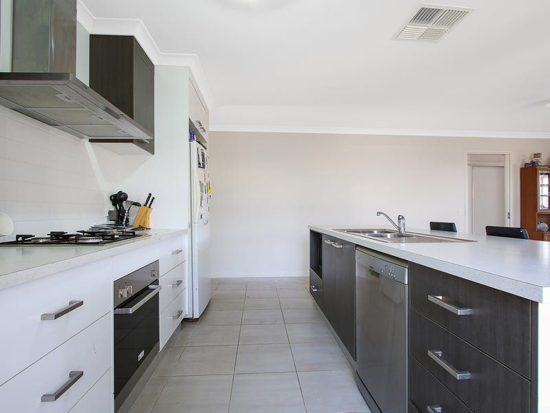 61 Carstens Street, Lavington, NSW 2641