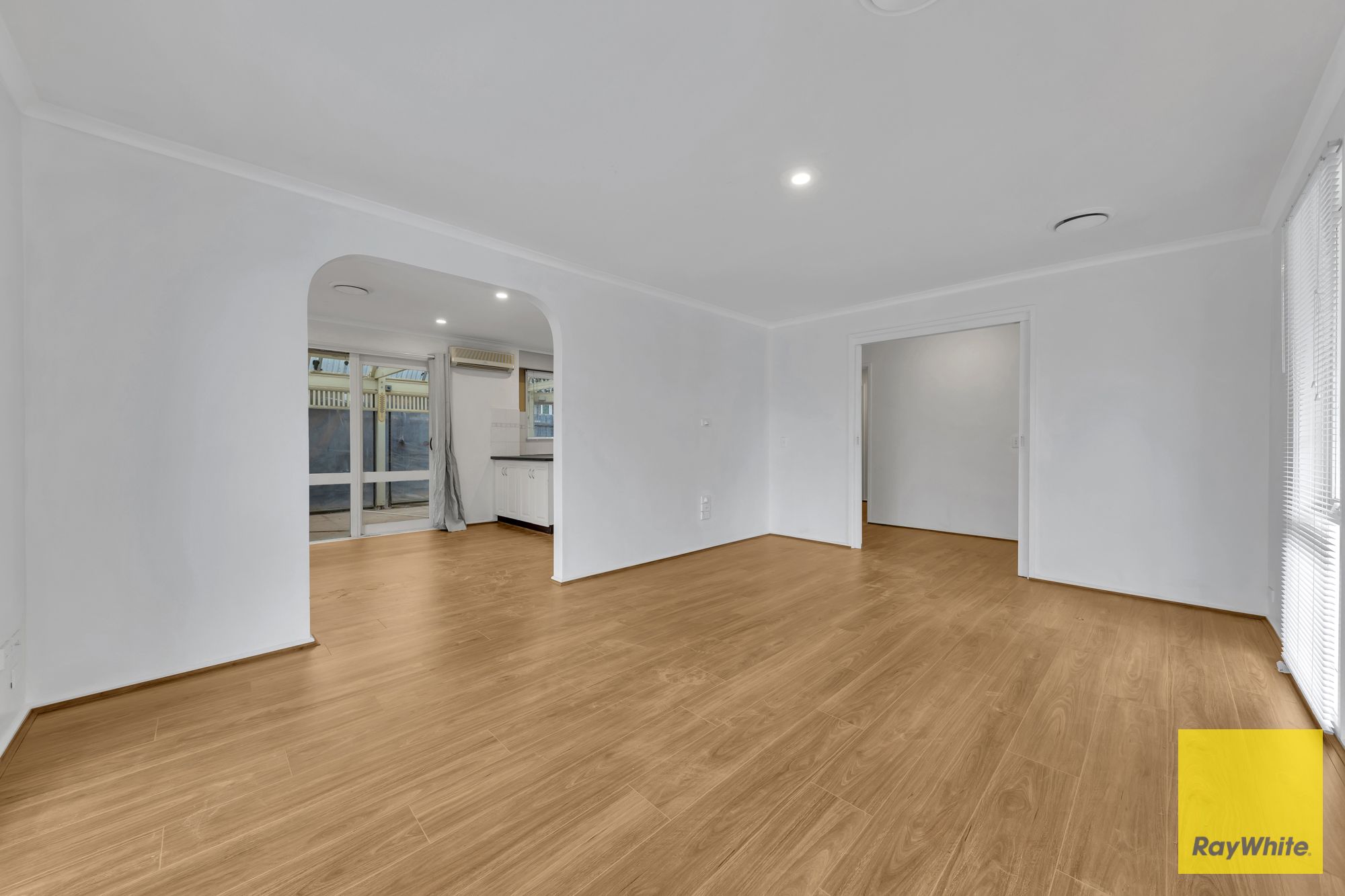 13 Tanilba Street — photo 5 of 11