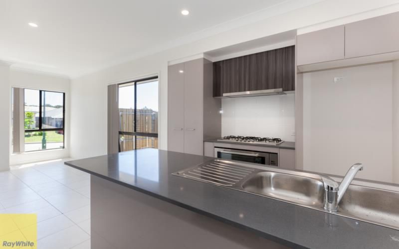 2/6 Cassia Drive, Coomera, QLD 4209