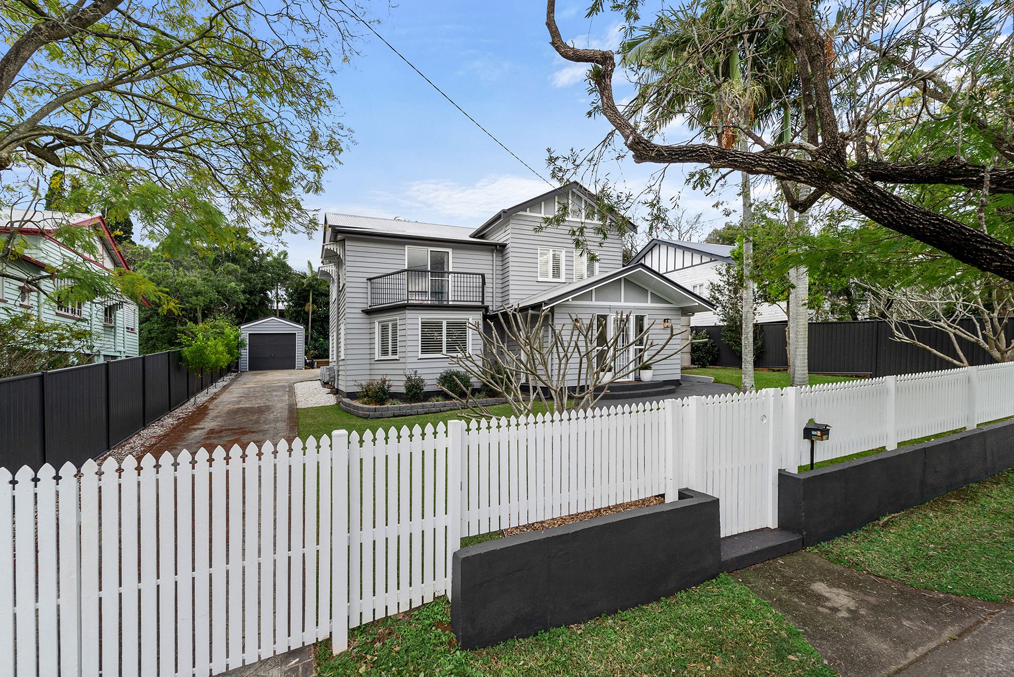 220 Cliveden Avenue, Corinda, QLD 4075