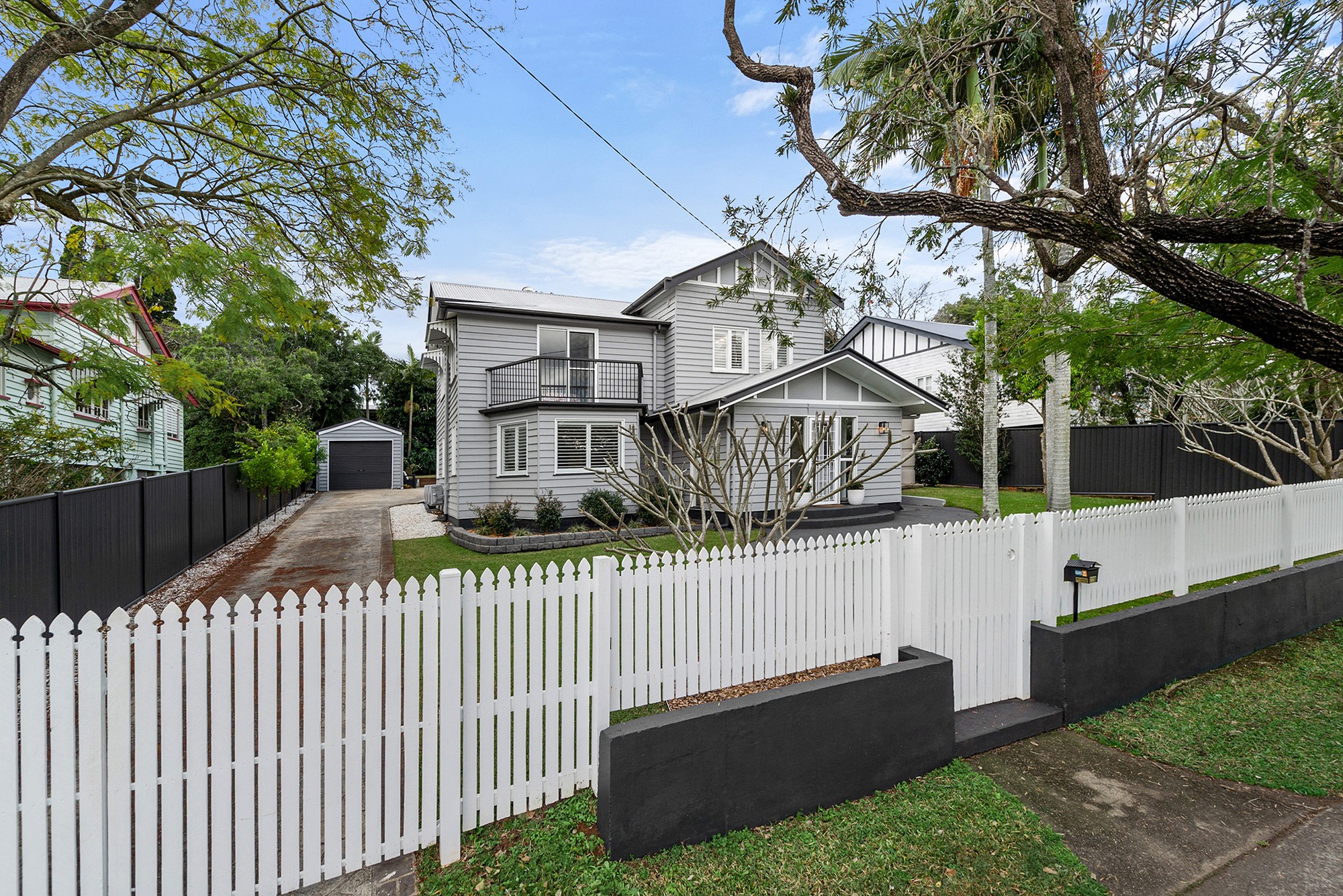 220 Cliveden Avenue, Corinda, QLD 4075