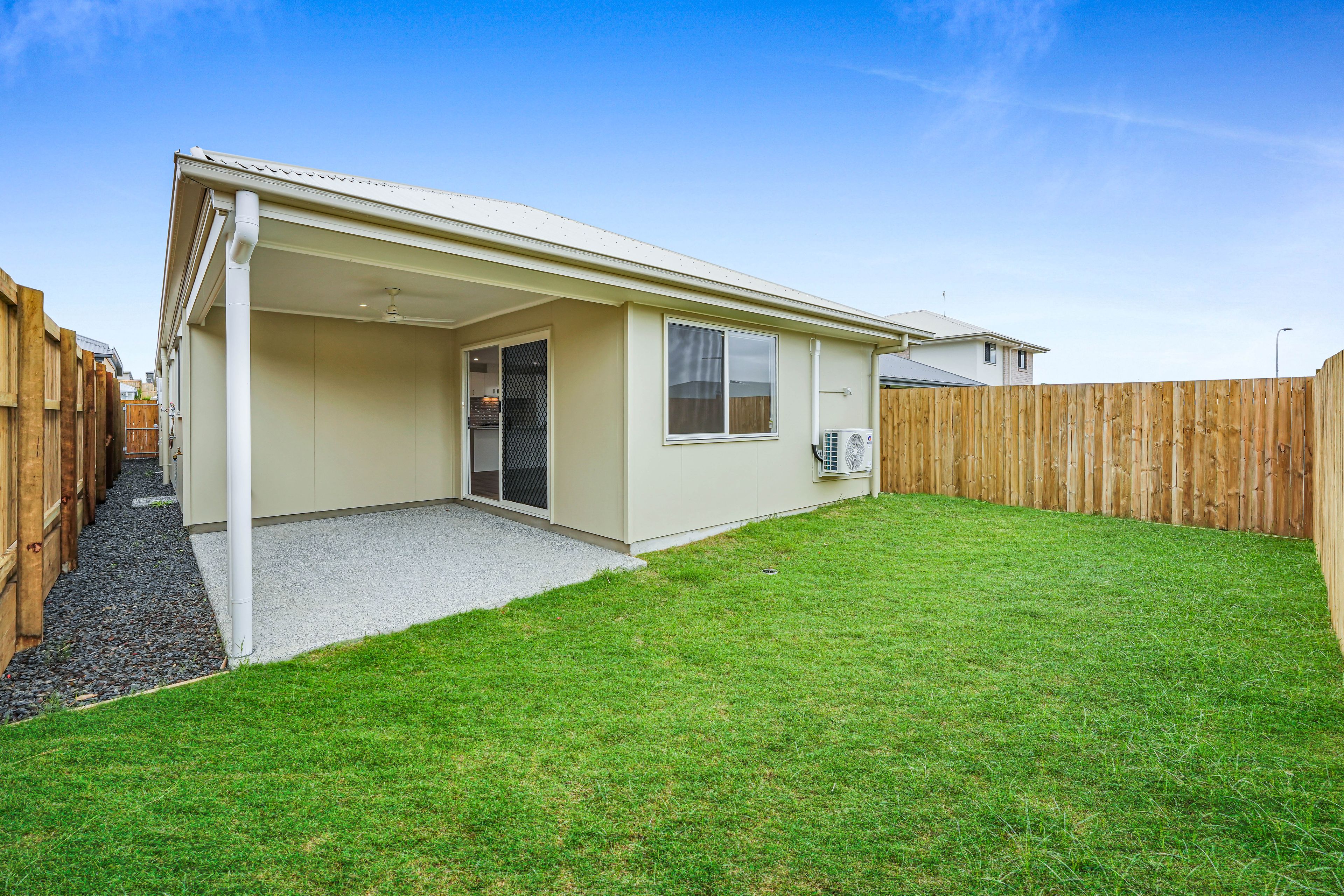 92 Marsdenia Drive — photo 12 of 16