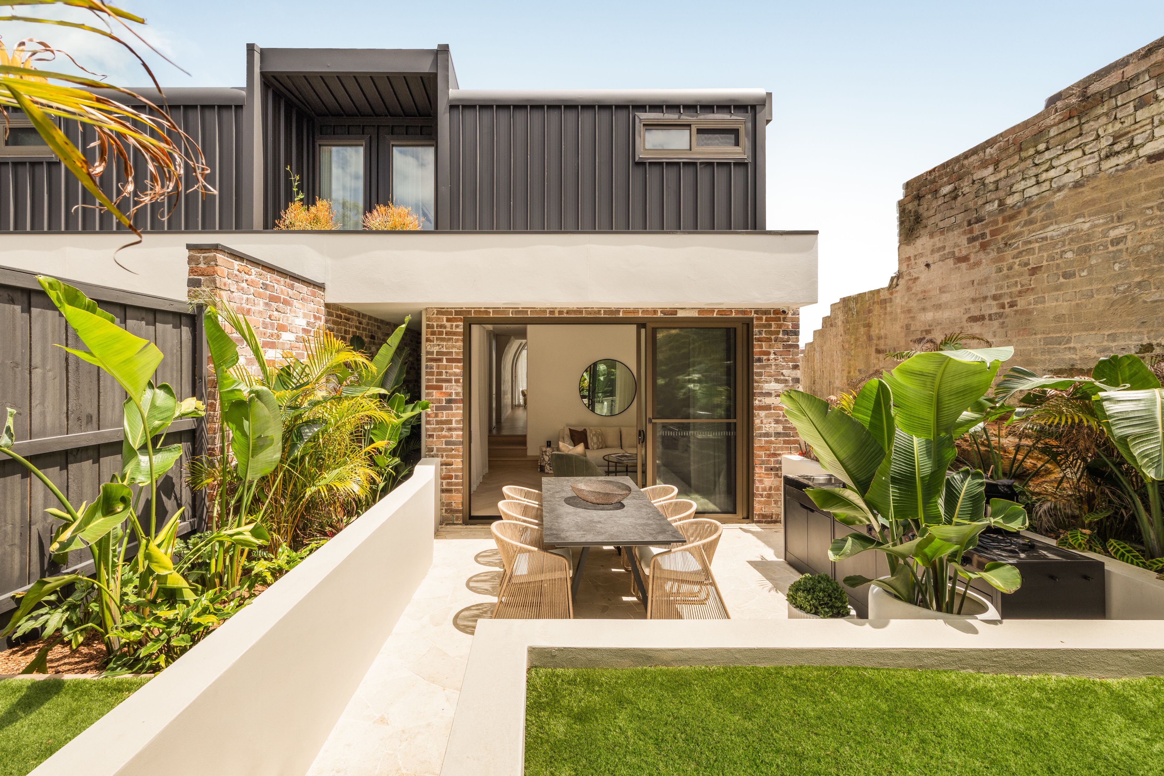 Residence 2/23 Hardy Street — photo 10 of 18